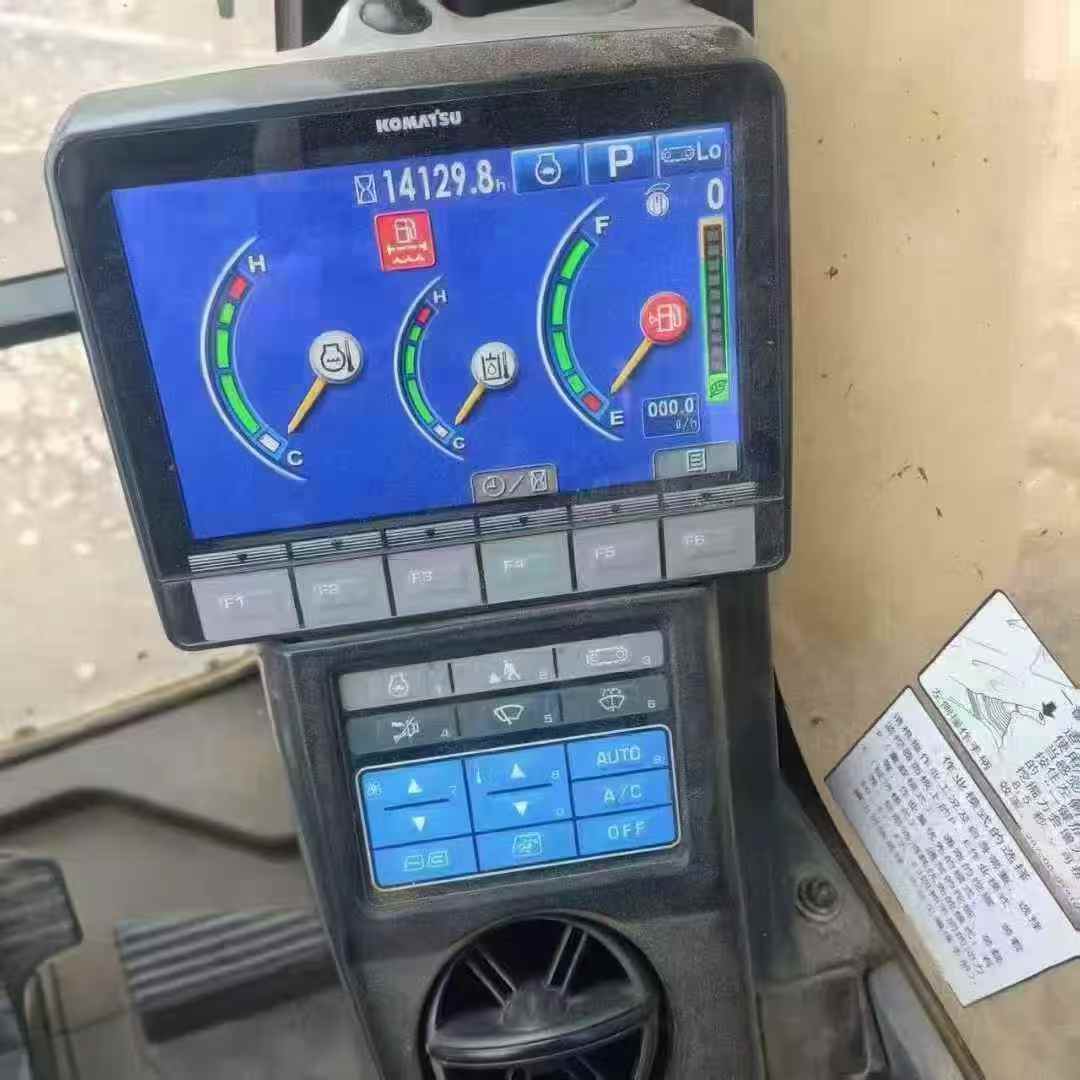 Used Komatsu PC220-8 Excavator 2019 Model / 7