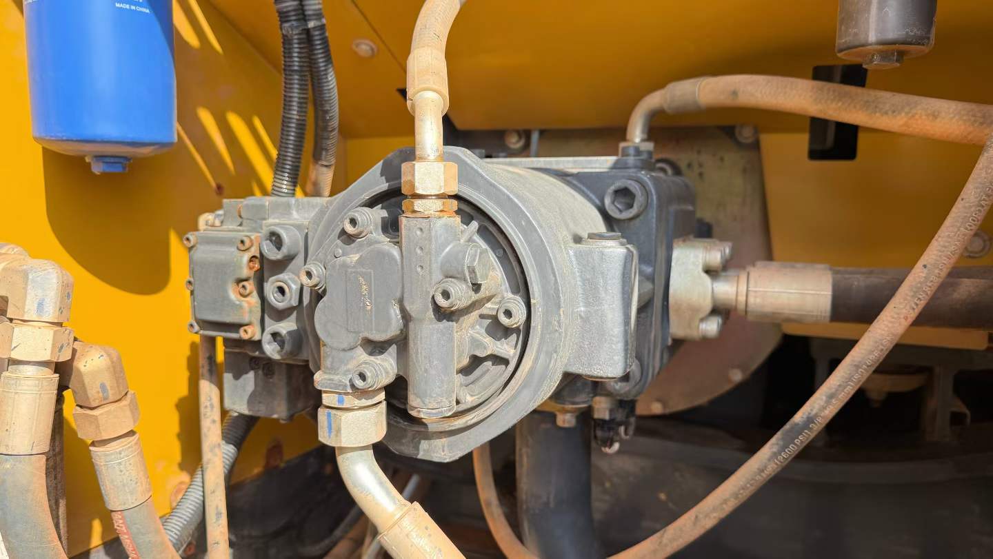 Used XCMG XE225GK Excavator 2021 Model / 8