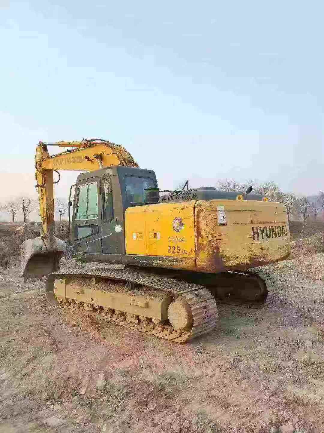 Used Hyundai R225-7 Excavator 2016 Model / 3
