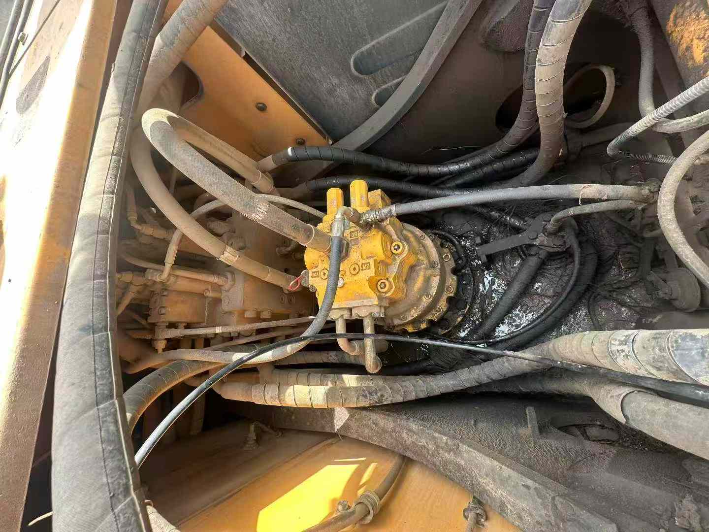 Used Hyundai R215VSN Excavator 2019 Model / 9