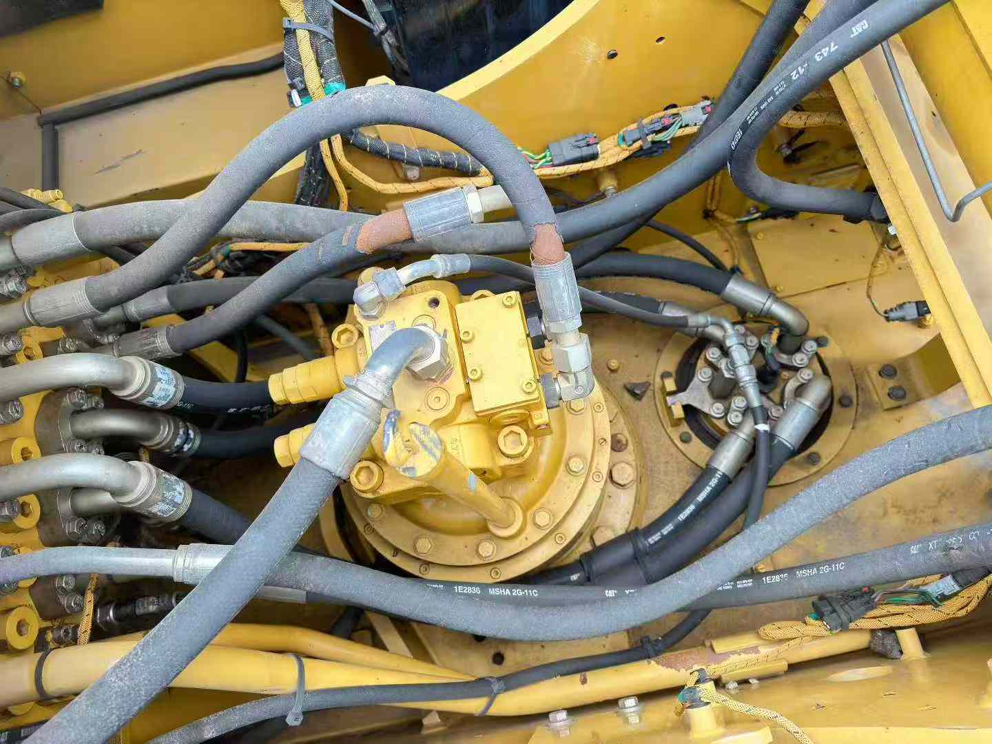 Used Caterpillar 323 Excavator 2016 Model / 5