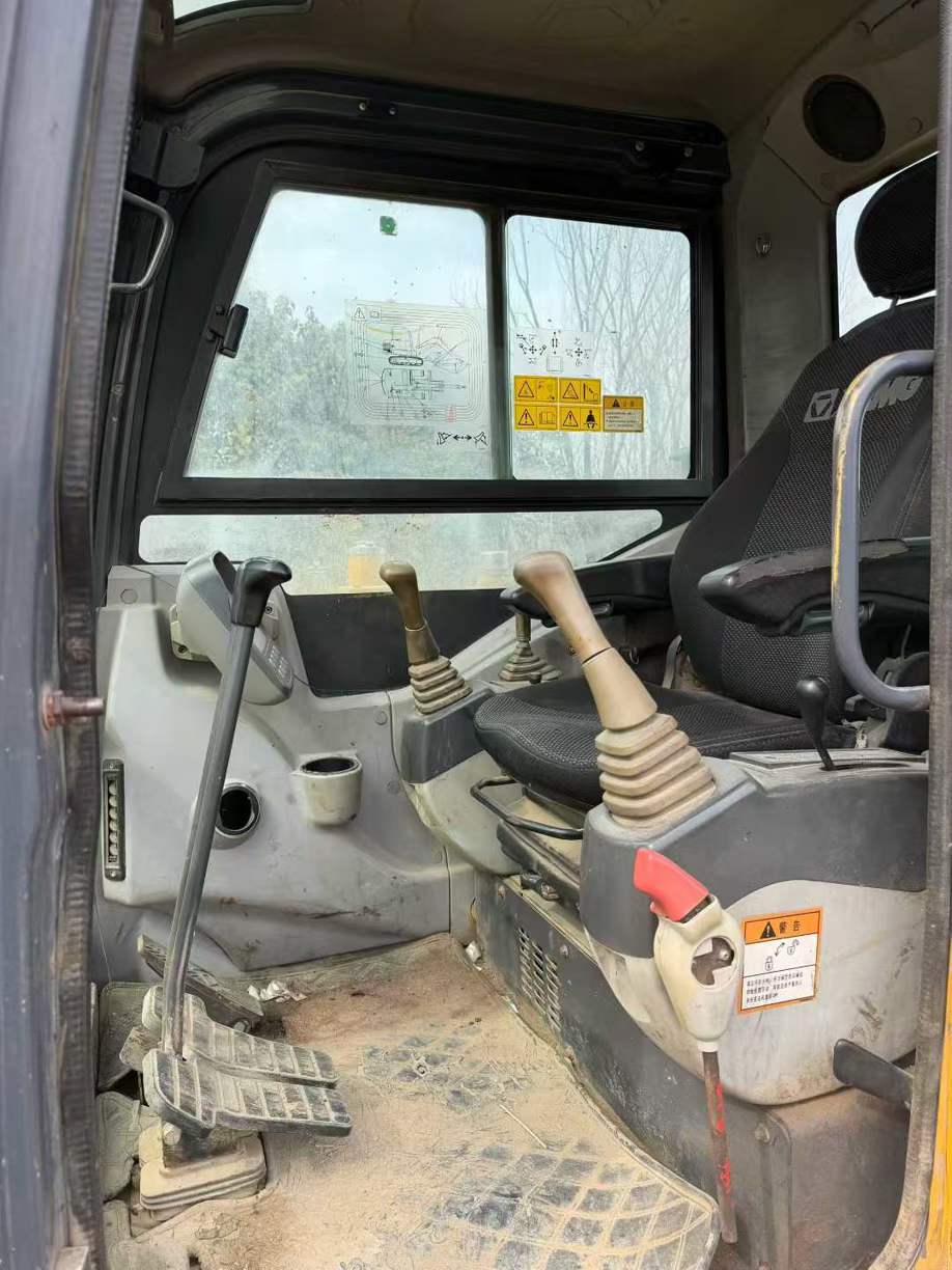 Used XCMG XE60 Excavator 2017 Model / 6