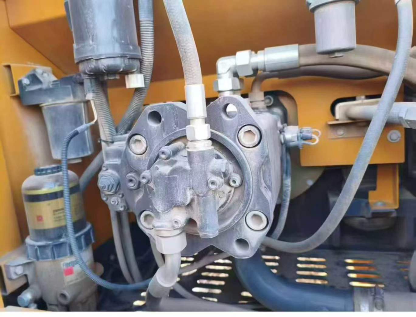 Used XCMG LW200 Excavator 2022 Model / 3