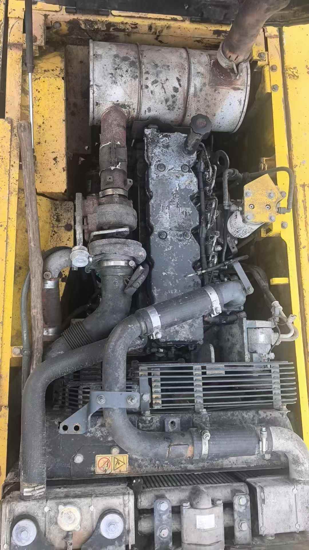 Used Komatsu PC200-8 Excavator 2016 Model / 3