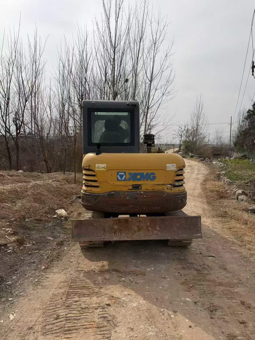 Used XCMG XE60 Excavator 2017 Model / 3