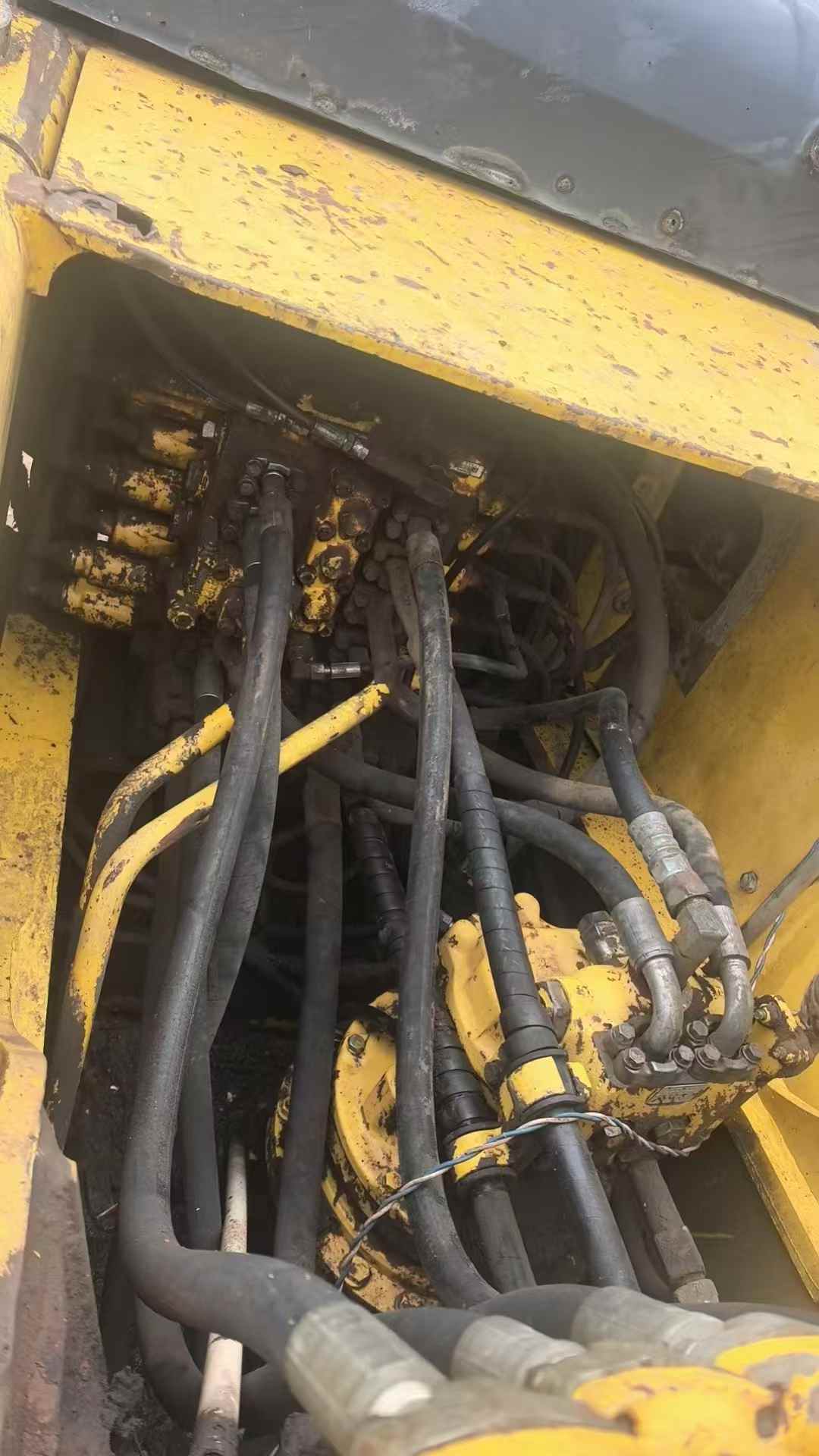 Used Komatsu PC200-8 Excavator 2016 Model / 2