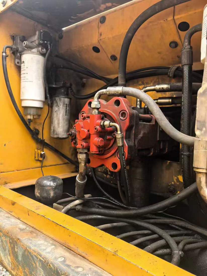 Used Volvo EW210C Excavator 2016 Model / 7