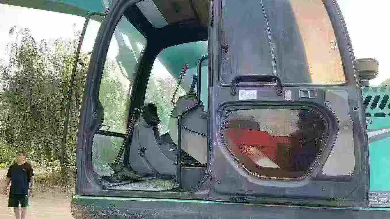 Buy Kobelco SK200-8 Used Excavator / 4 Used Kobelco SK200-8 Excavator 2016 Model / 4