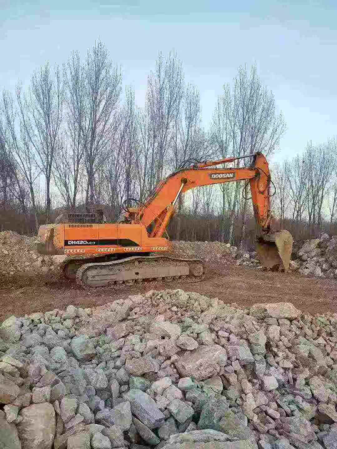 Used Doosan DL420 Excavator 2011 Model / 2