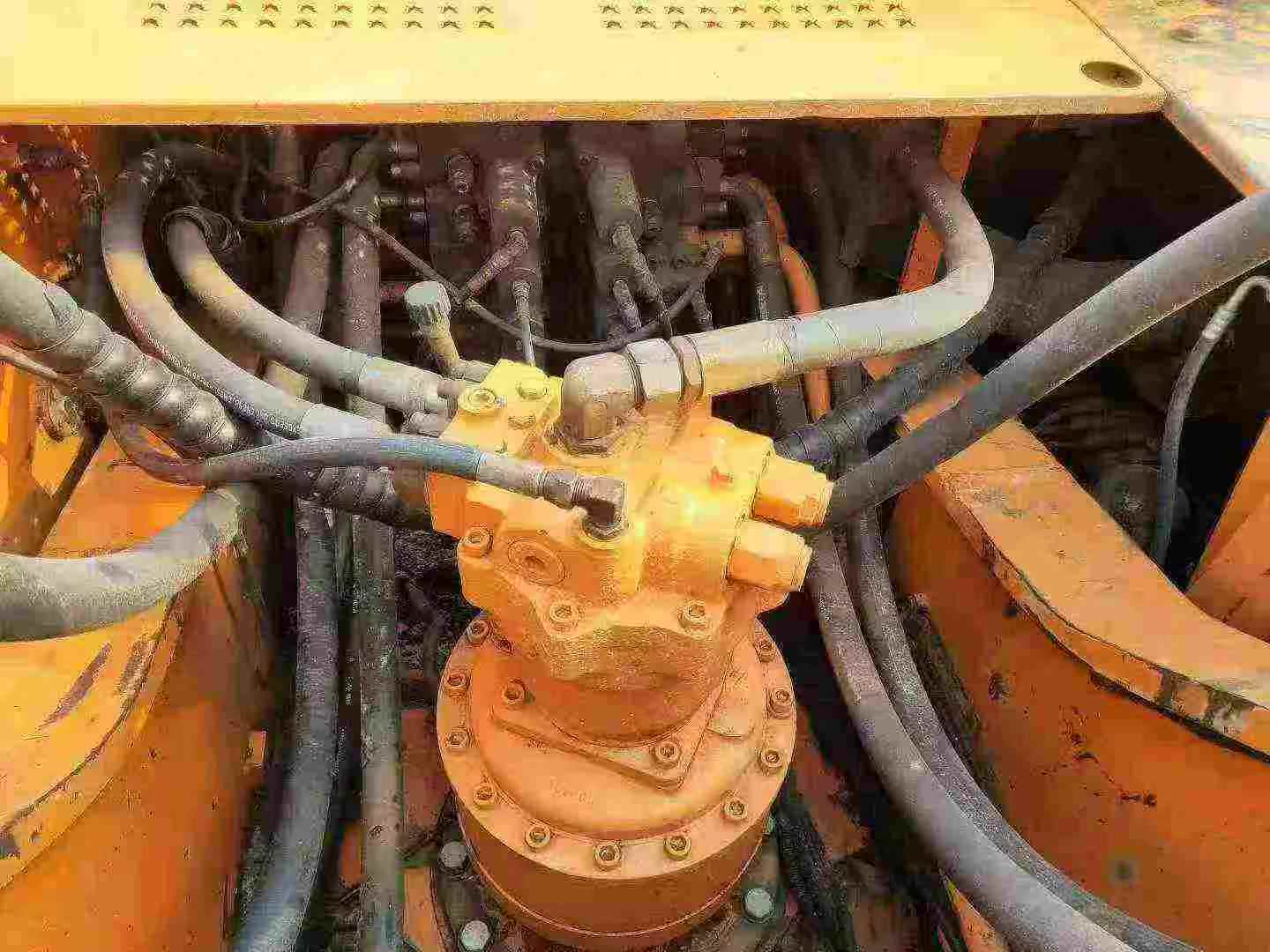 Used Doosan DL420 Excavator 2011 Model / 6