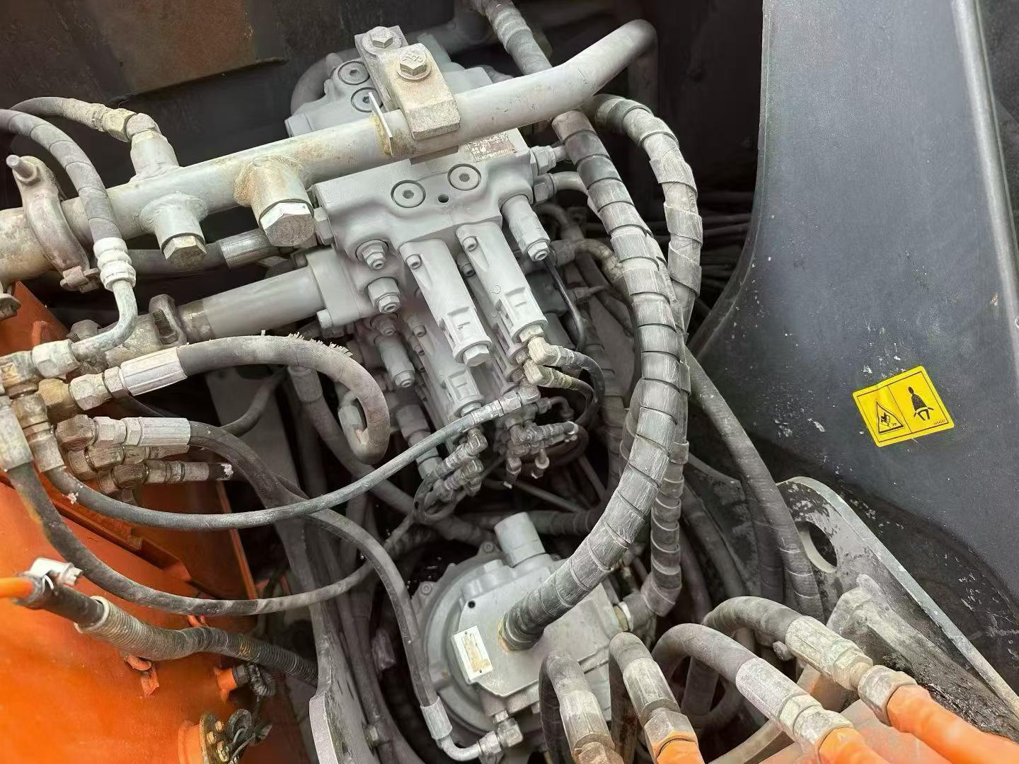 Used Hitachi ZX70-5G Excavator 2015 Model / 3