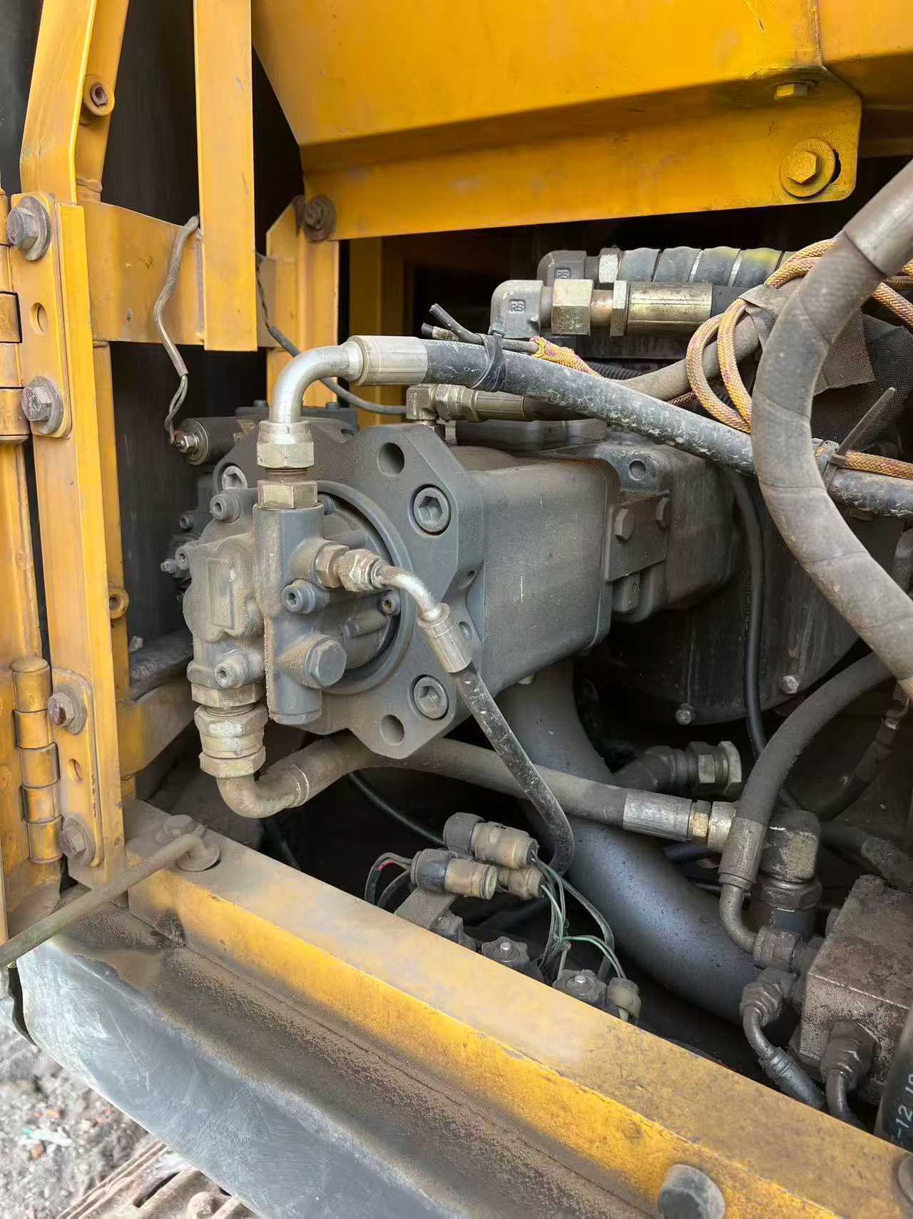 Used Volvo EC140 Excavator 2016 Model / 5