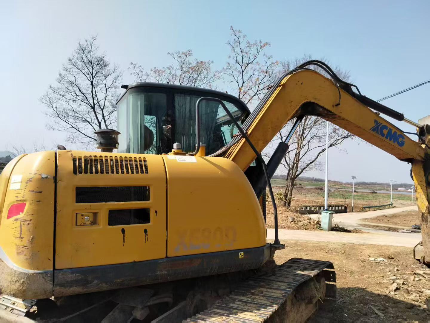 Used XCMG XE75C Excavator 2016 Model / 7