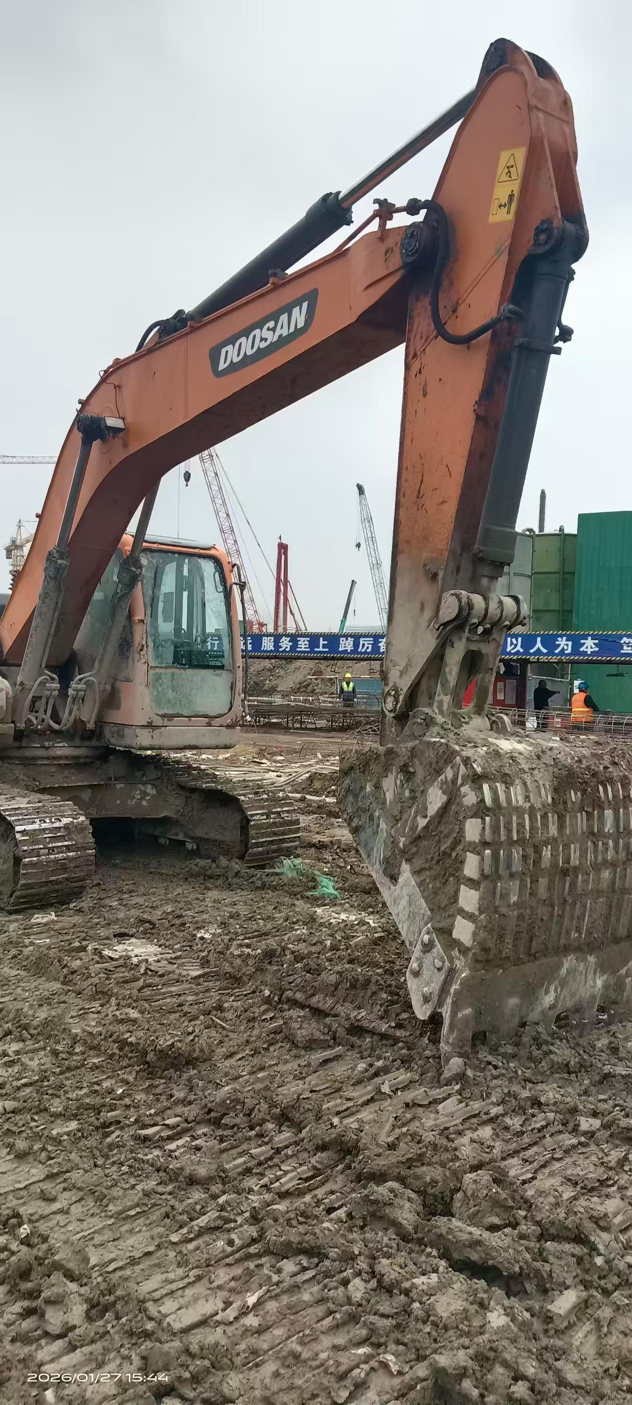 Used Doosan DH200-3 Excavator 2021 Model / 7