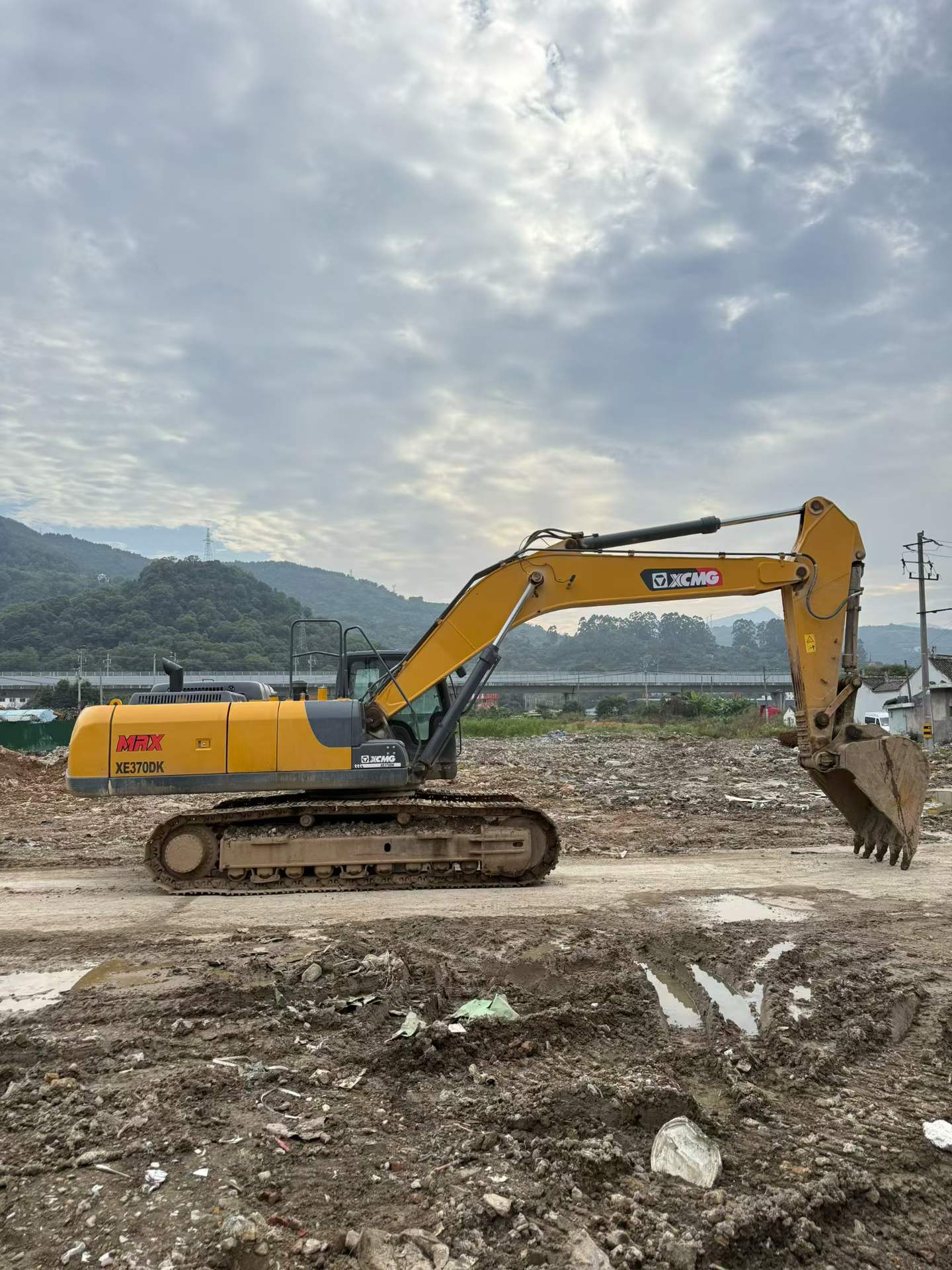 Buy XCMG XE370 Used Excavator