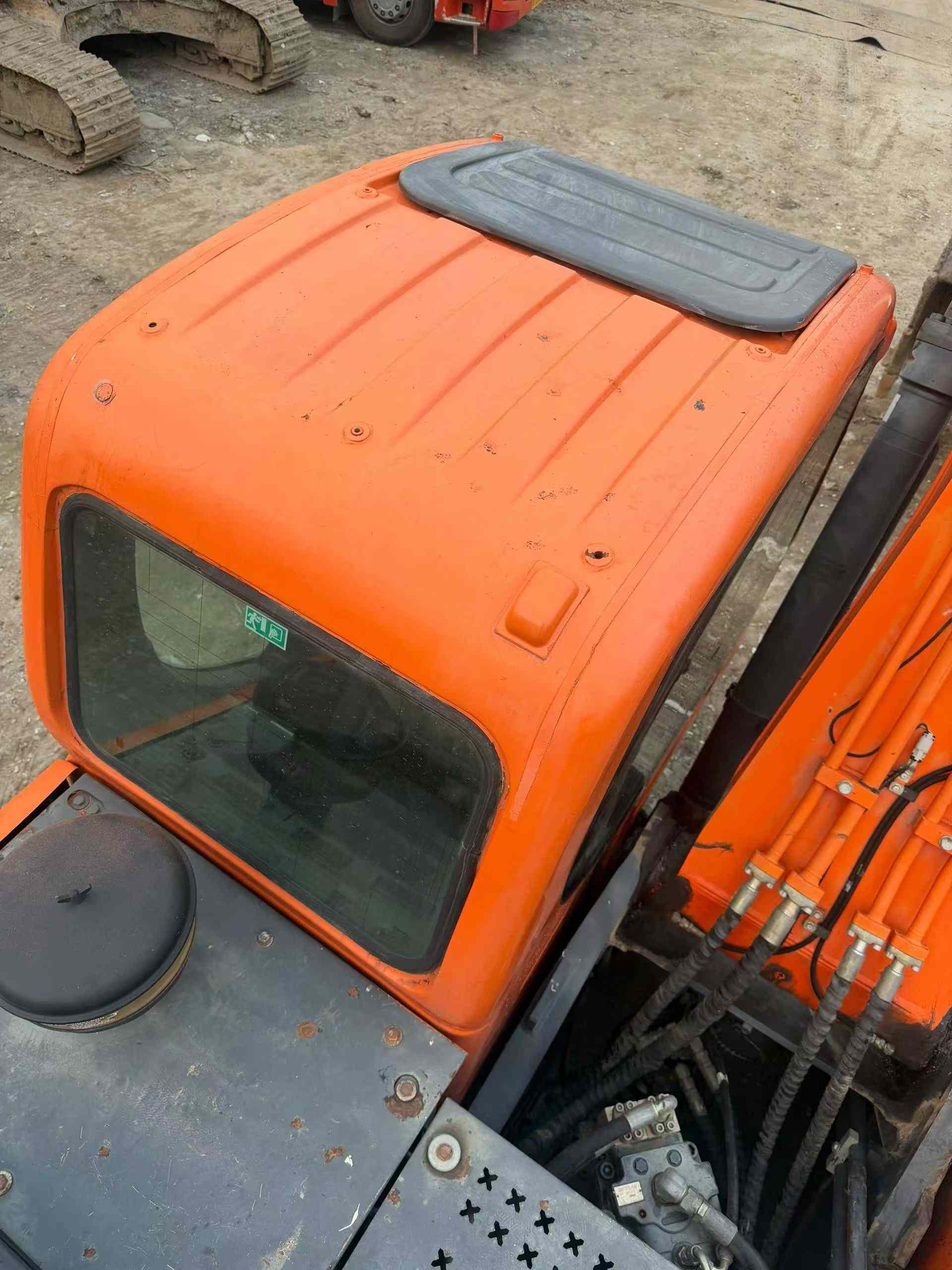 Used Doosan DH220 Excavator 2018 Model / 8