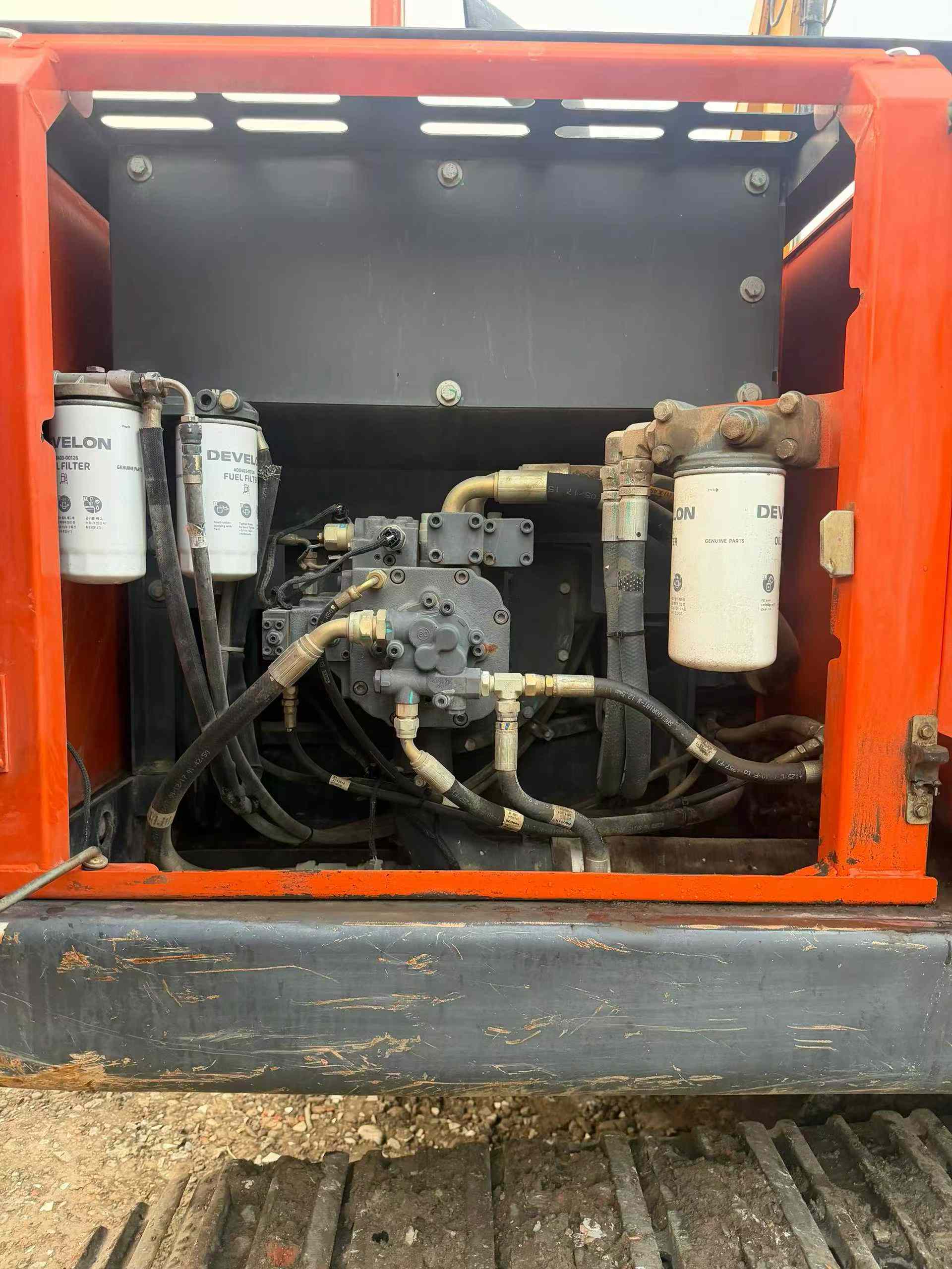 Used Doosan DH220 Excavator 2018 Model / 4