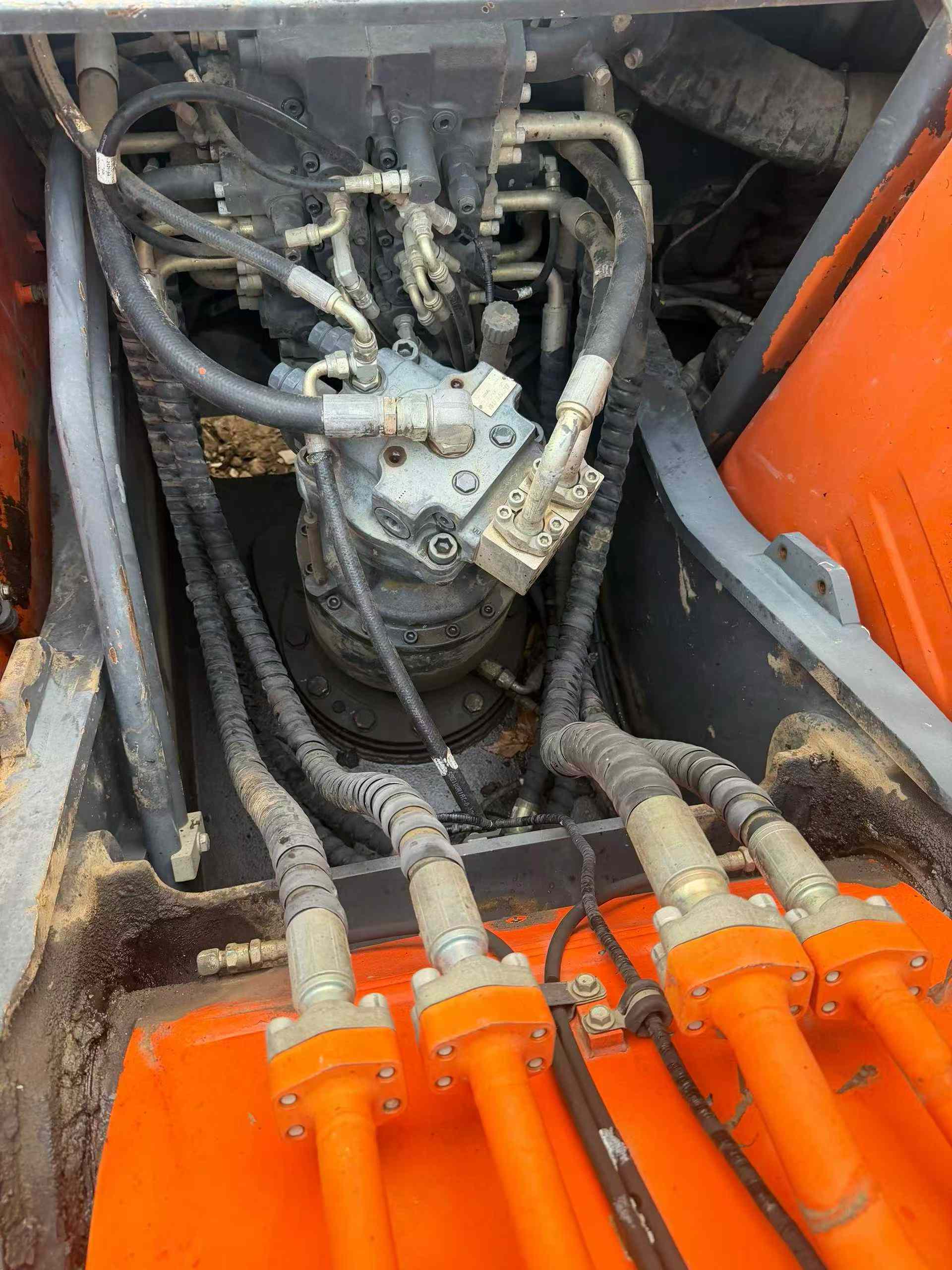 Used Doosan DH220 Excavator 2018 Model / 6