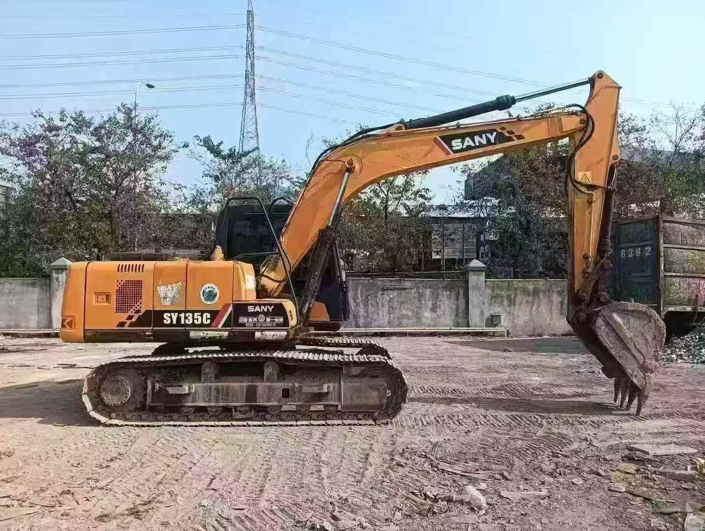 Used Sany SY135 Excavator 2014 Model / 3