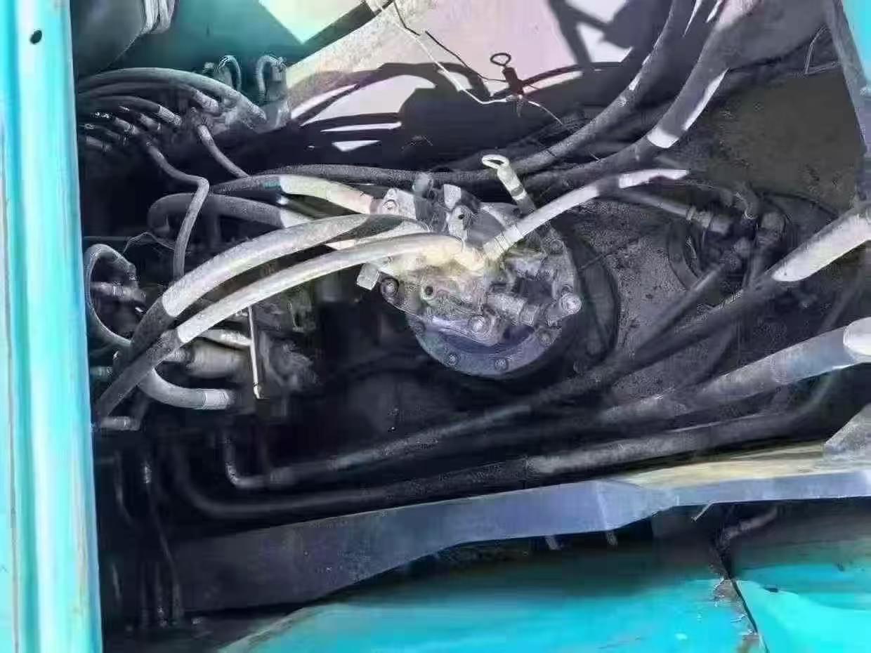 Used Kobelco SK200-8 Excavator 2013 Model / 8