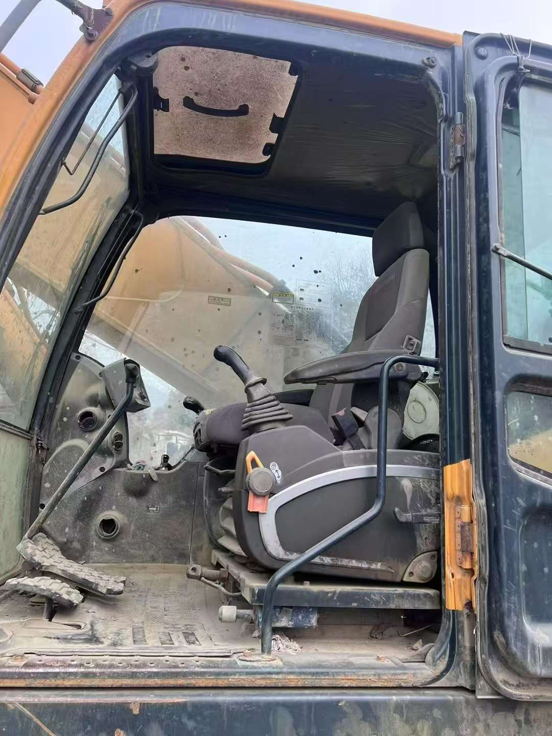 Used Hyundai R385LVS Excavator 2012 Model / 7