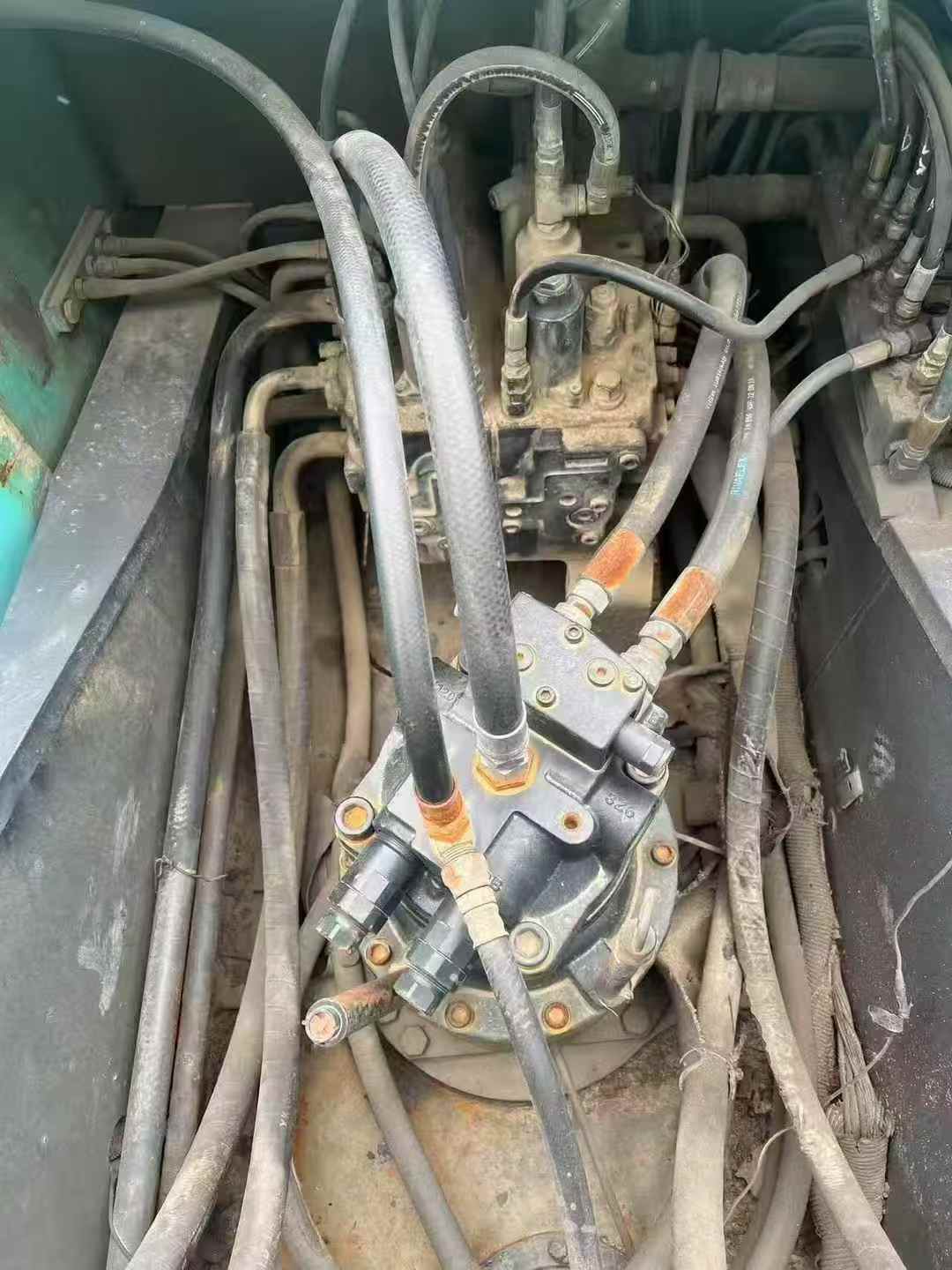 Used Kobelco SK200-8 Excavator 2013 Model / 4