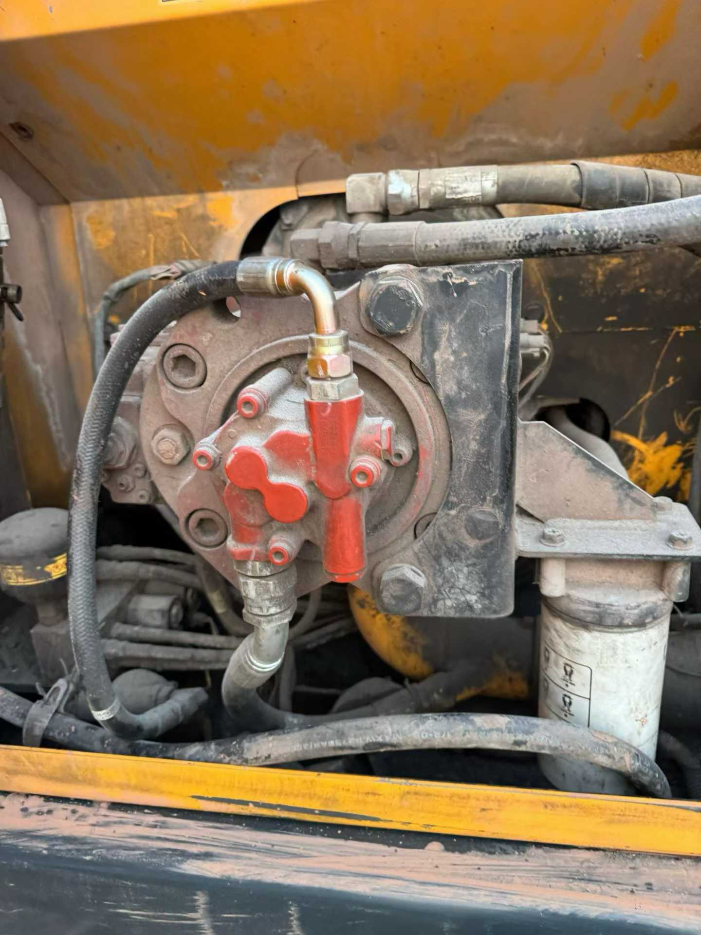 Used Hyundai R215-7 Excavator 2018 Model / 4