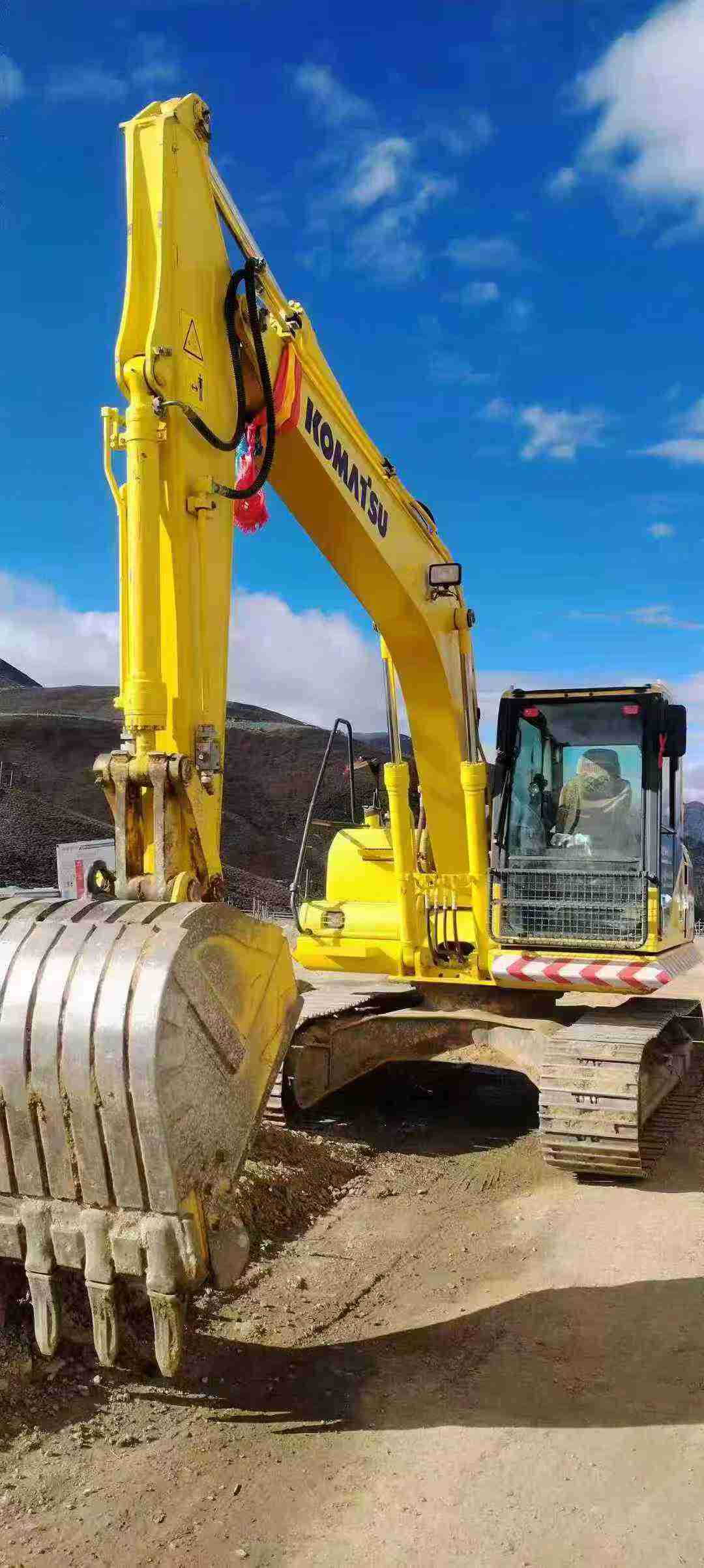 Buy Komatsu PC130-8 Used Excavator