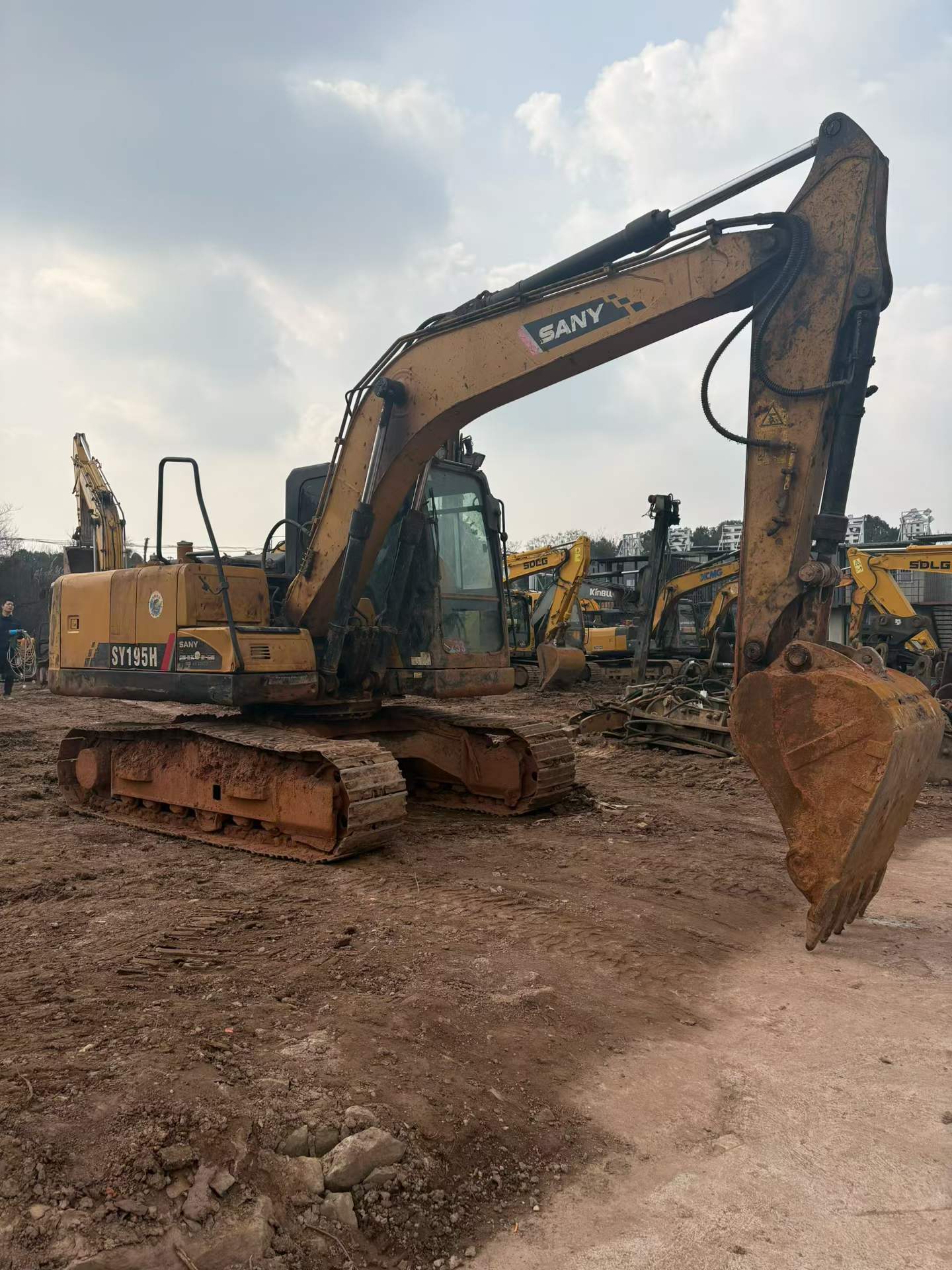 Buy Sany SY125H Used Excavator