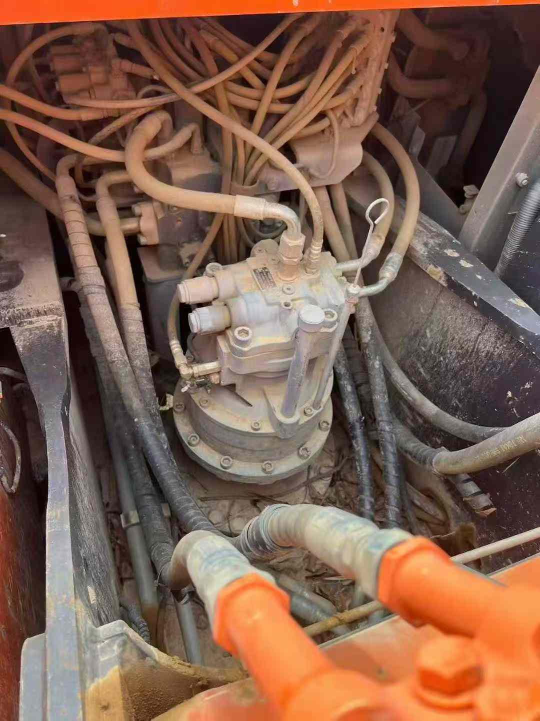 Used Hitachi ZX210LC-5G Excavator 2015 Model / 5