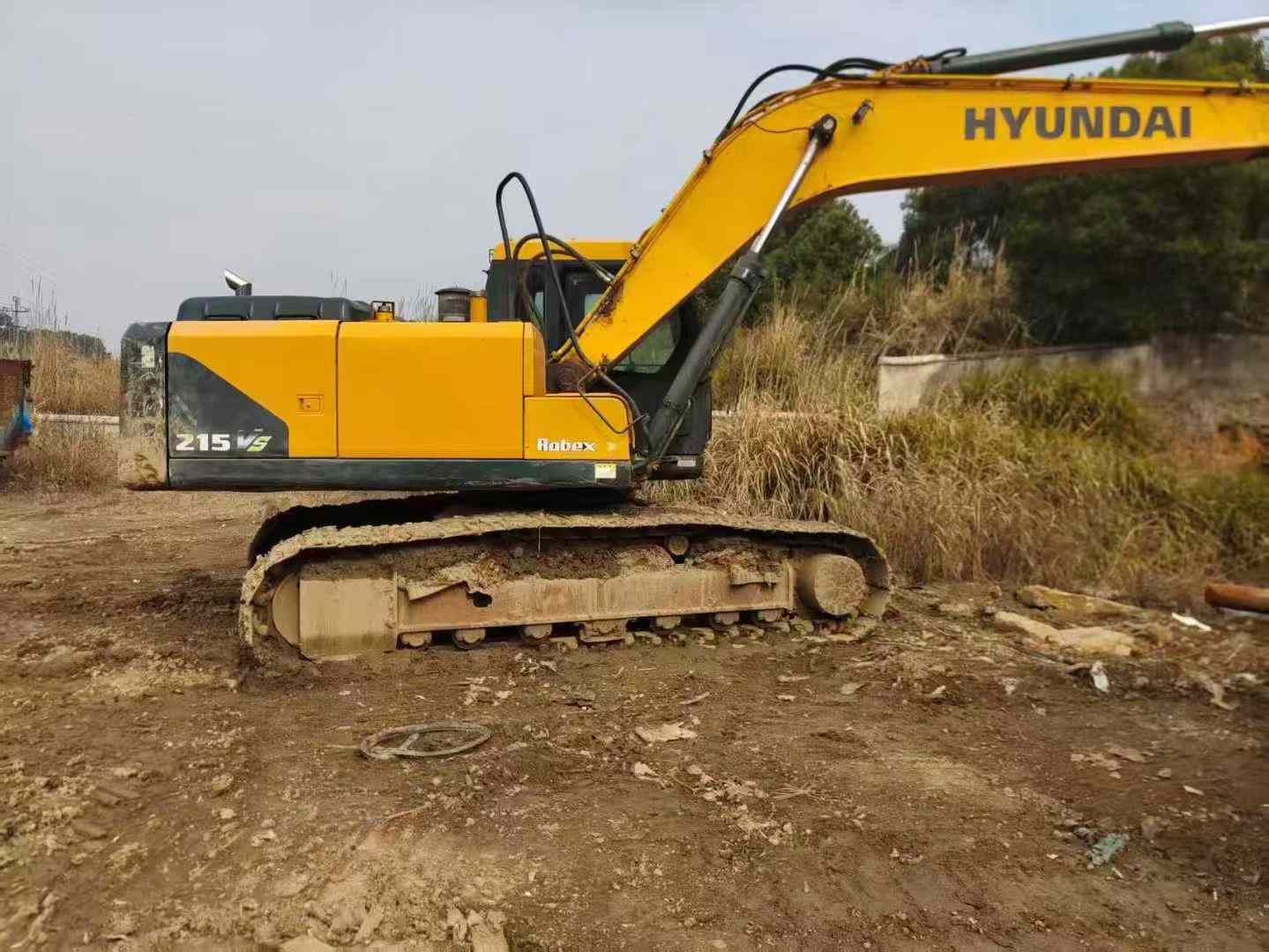 Used Hyundai R215VS Excavator 2016 Model / 3