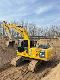 Buy Komatsu PC200-8 Used Excavator / 9 Used Komatsu PC200-8 Excavator 2013 Model / 9