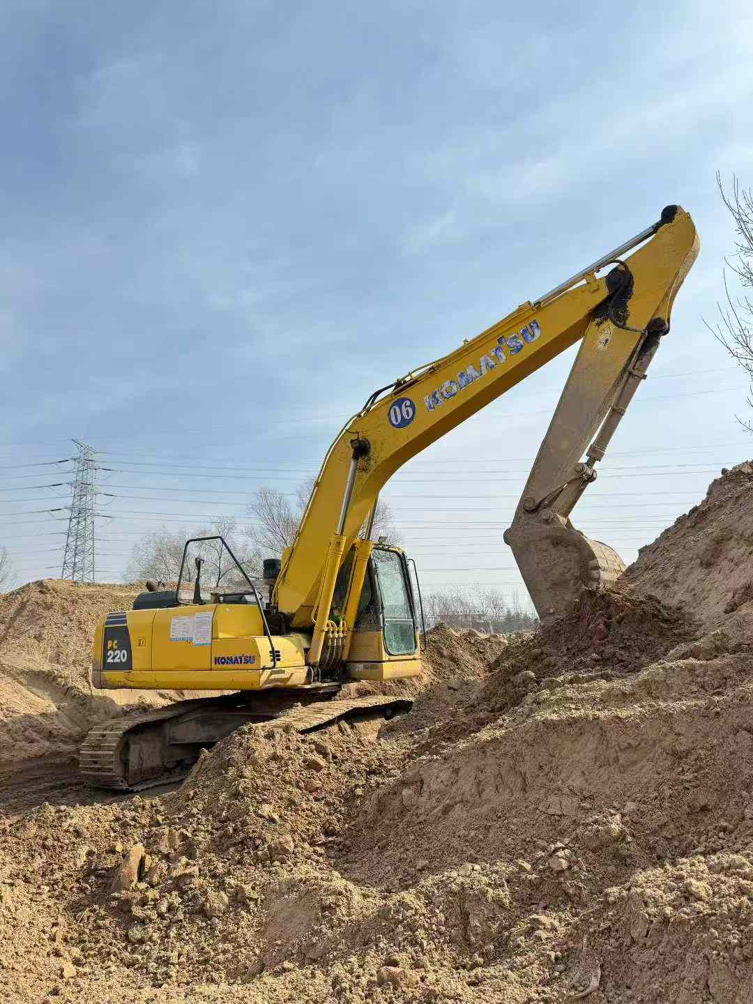 Buy Komatsu PC200-8 Used Excavator / 7 Used Komatsu PC200-8 Excavator 2013 Model / 7