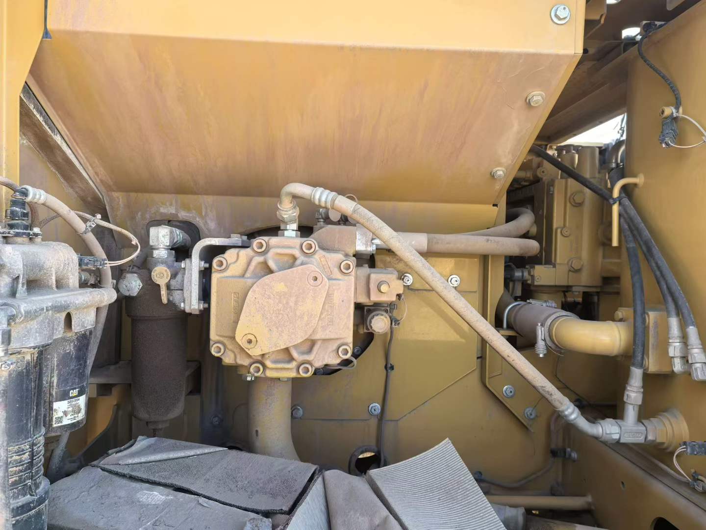 Used Caterpillar 323 Excavator 2021 Model / 3