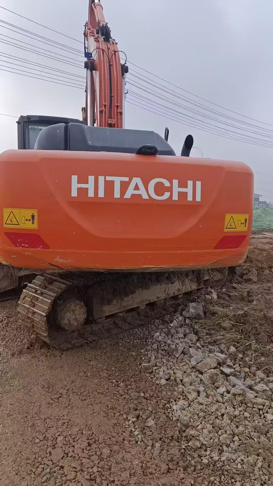 Used Hitachi ZAXIS200 Excavator Model / 3