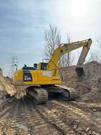 Buy Komatsu PC200-8 Used Excavator / 4 Used Komatsu PC200-8 Excavator 2013 Model / 4