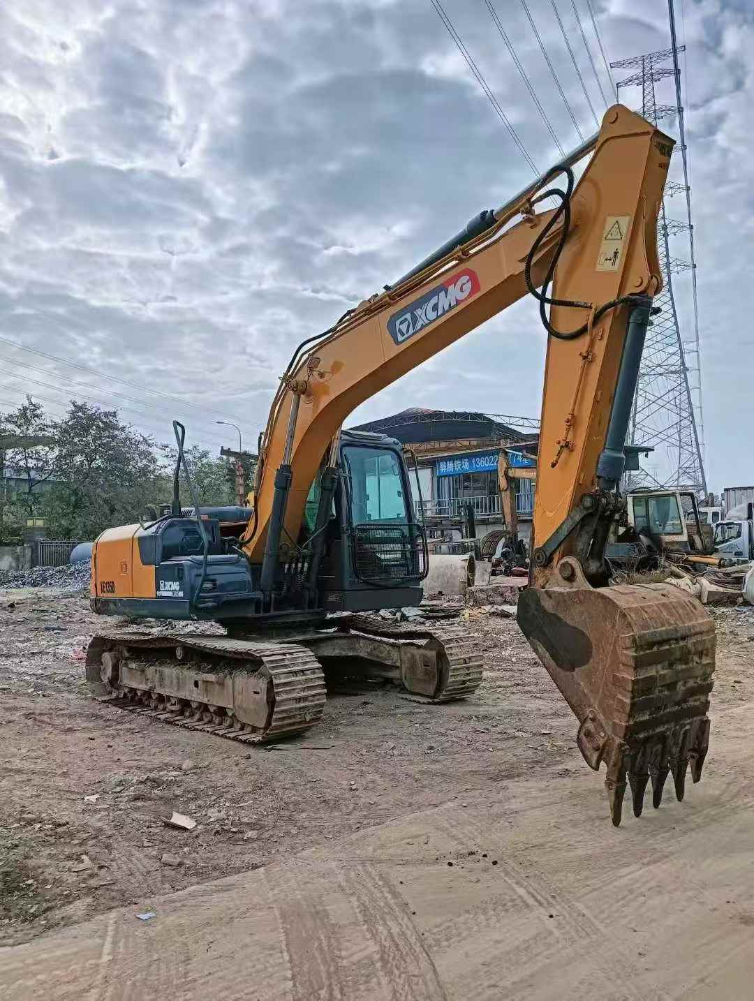 Used XCMG XE135GA Excavator 2016 Model / 3