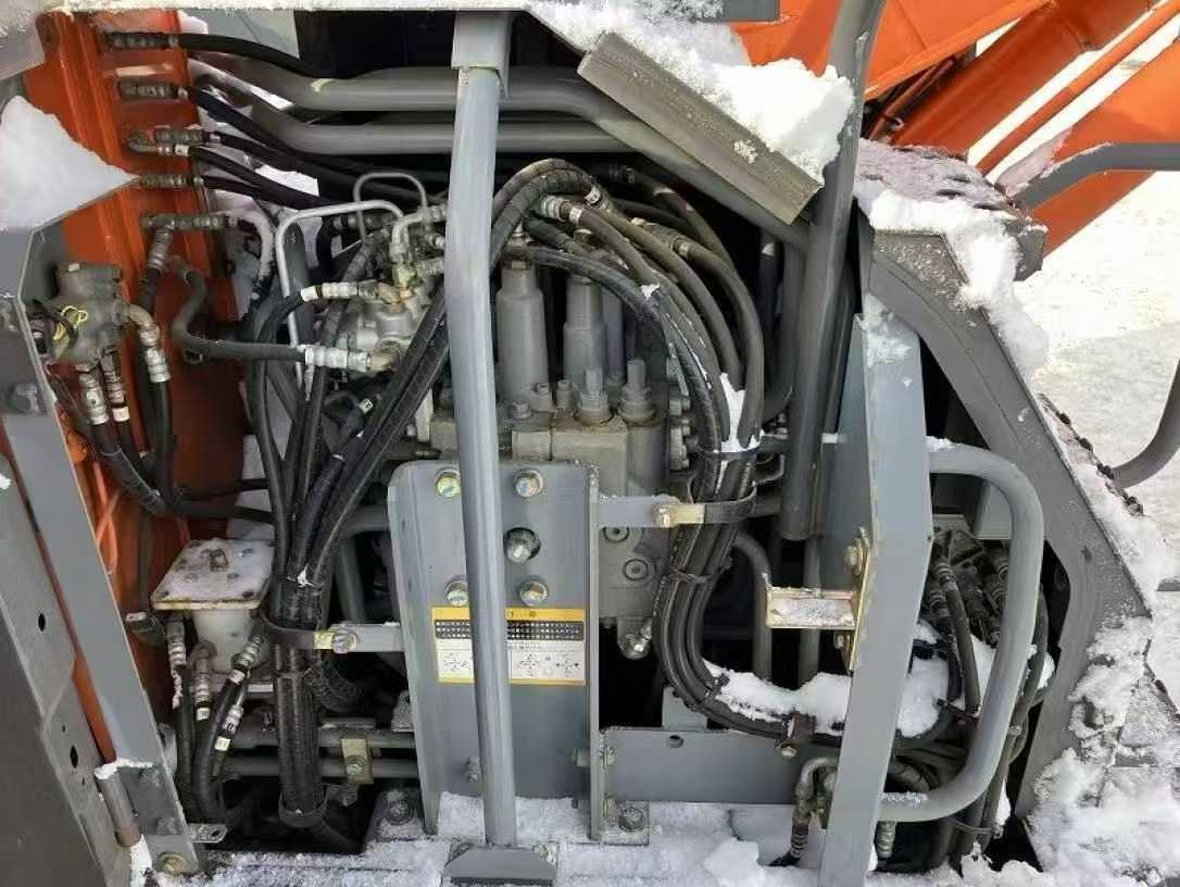 Used Hitachi ZX145W-3 Excavator 2013 Model / 4