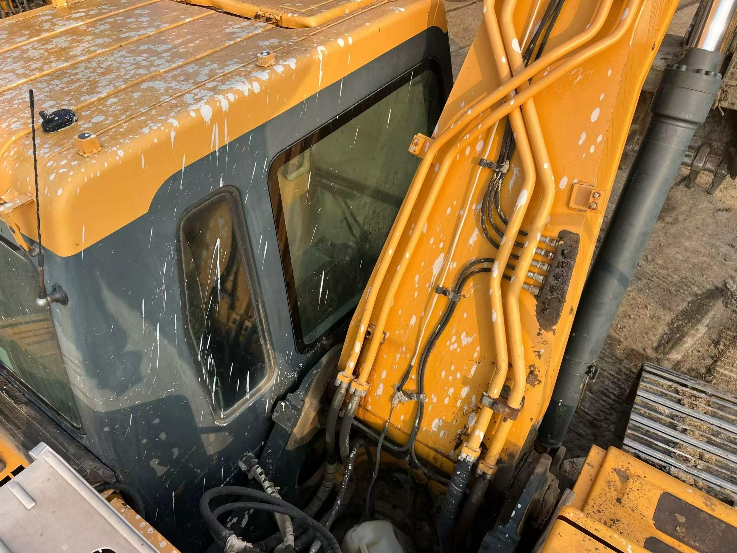 Used Hyundai R215VS Excavator 2016 Model / 6