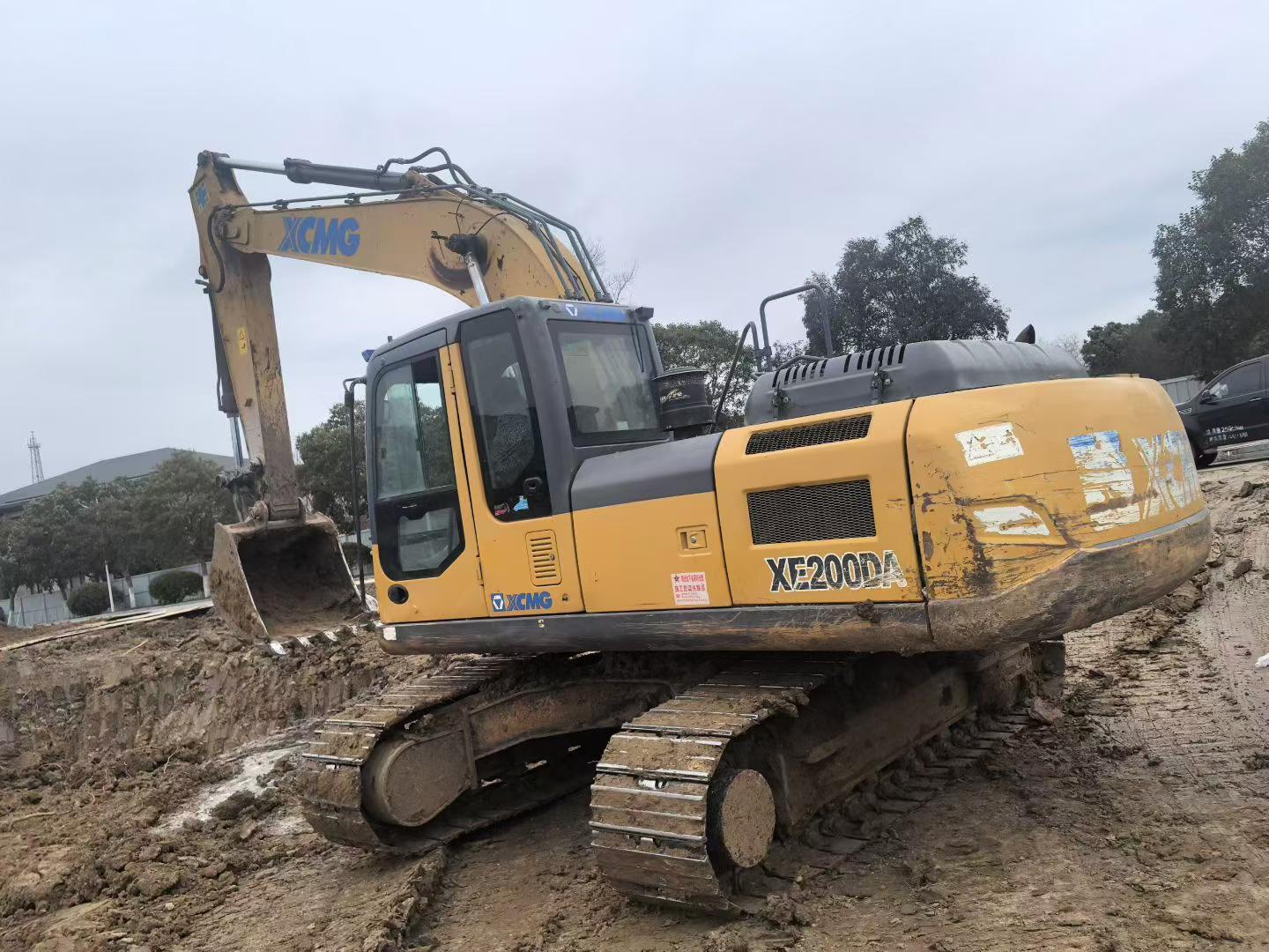 Buy XCMG LW200 Used Excavator
