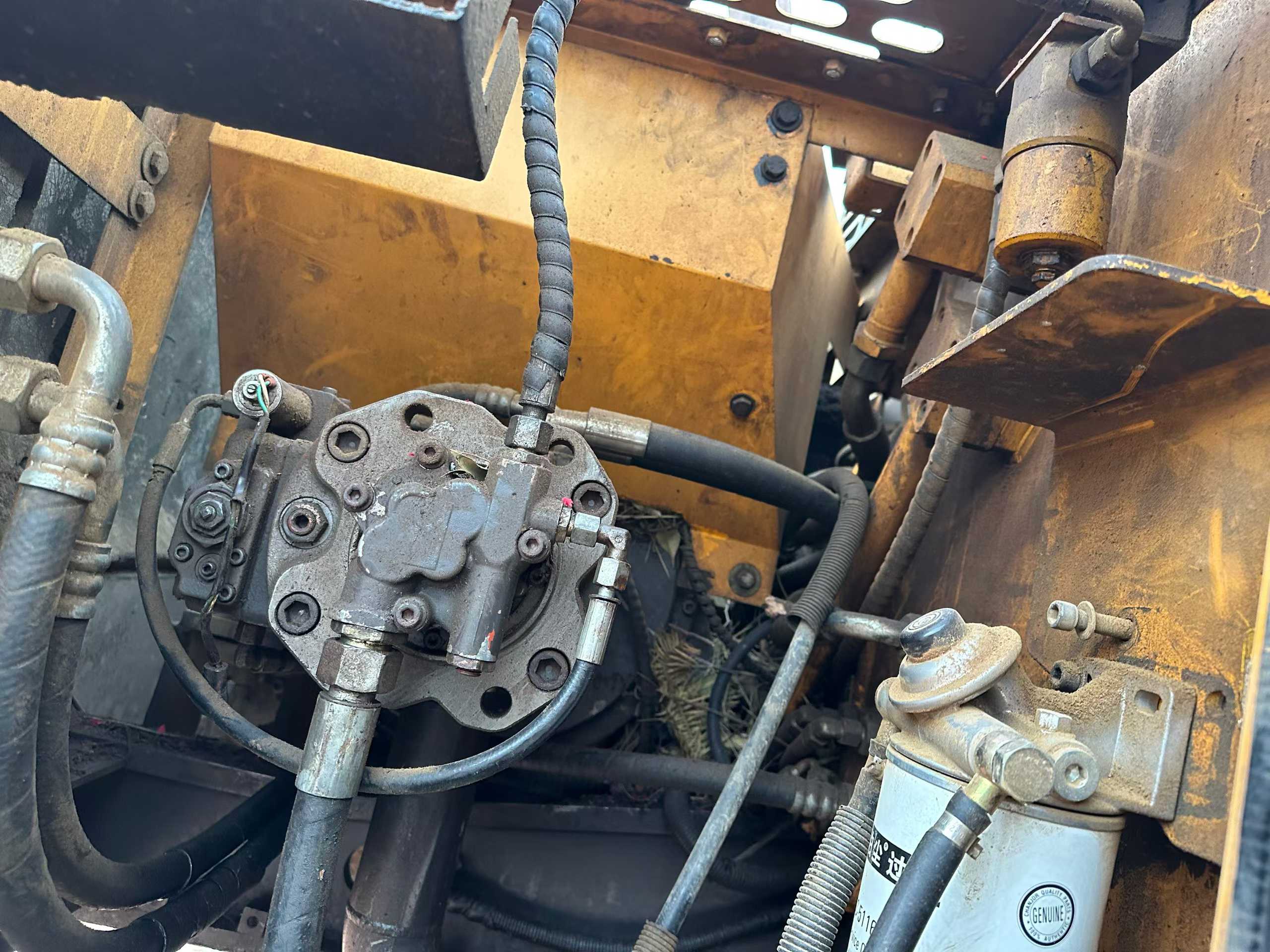 Used Sany SY135 Excavator 2014 Model / 5