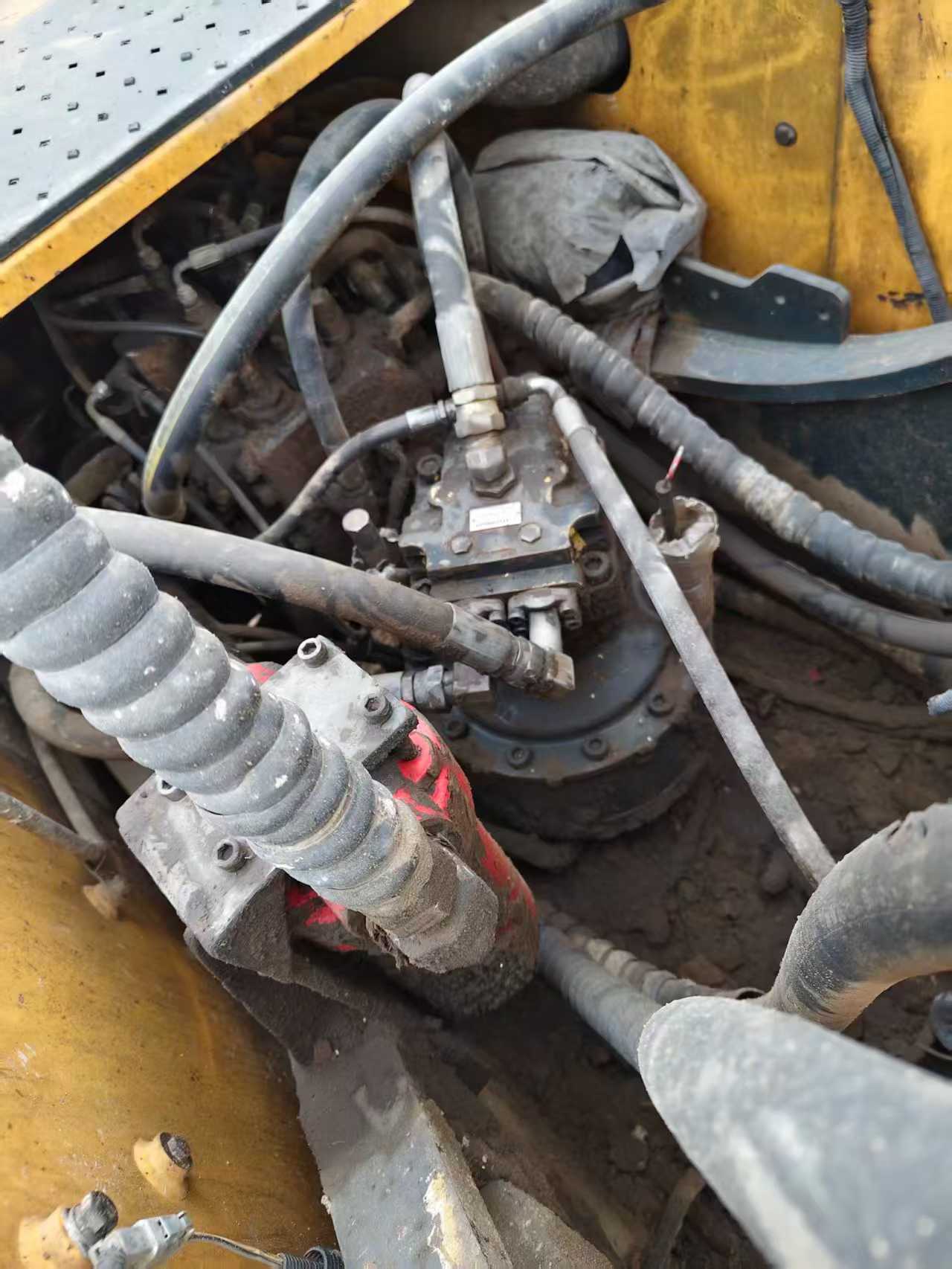 Used Hyundai R305LC-9T Excavator 2016 Model / 3