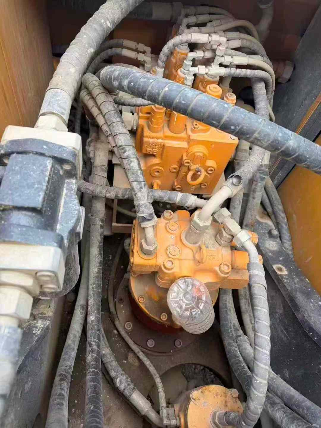 Used Sany SY135 Excavator 2016 Model / 8