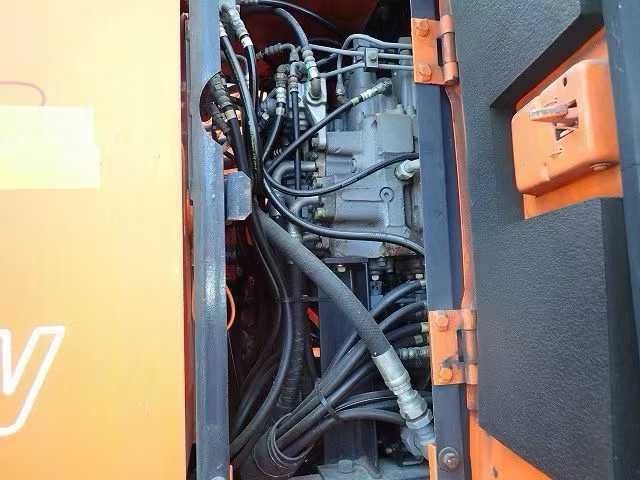 Used Hitachi ZAXIS200 Excavator 2008 Model / 7