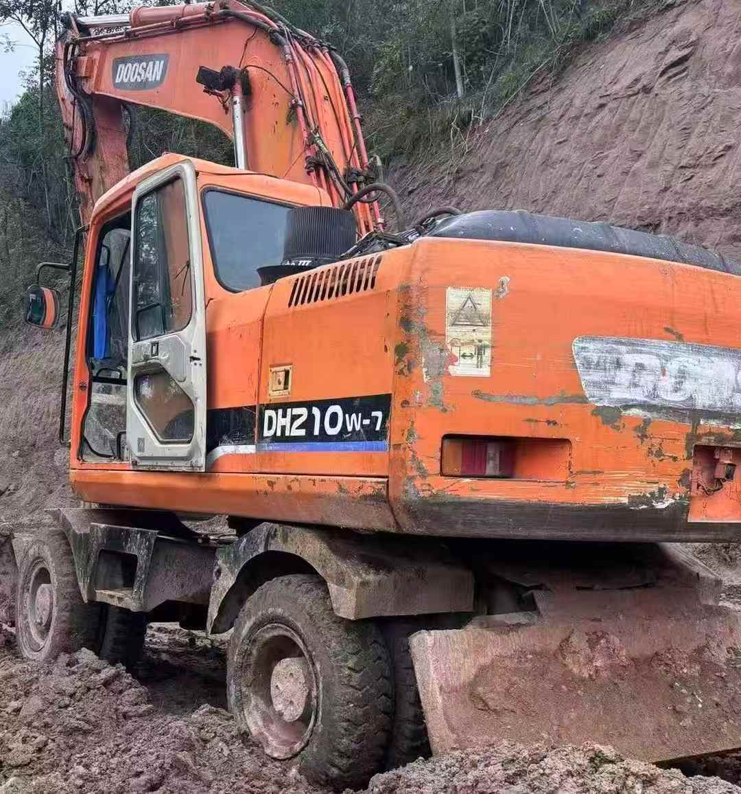 Buy Doosan DX210W Used Excavator Buy Doosan DX210W Used Excavator