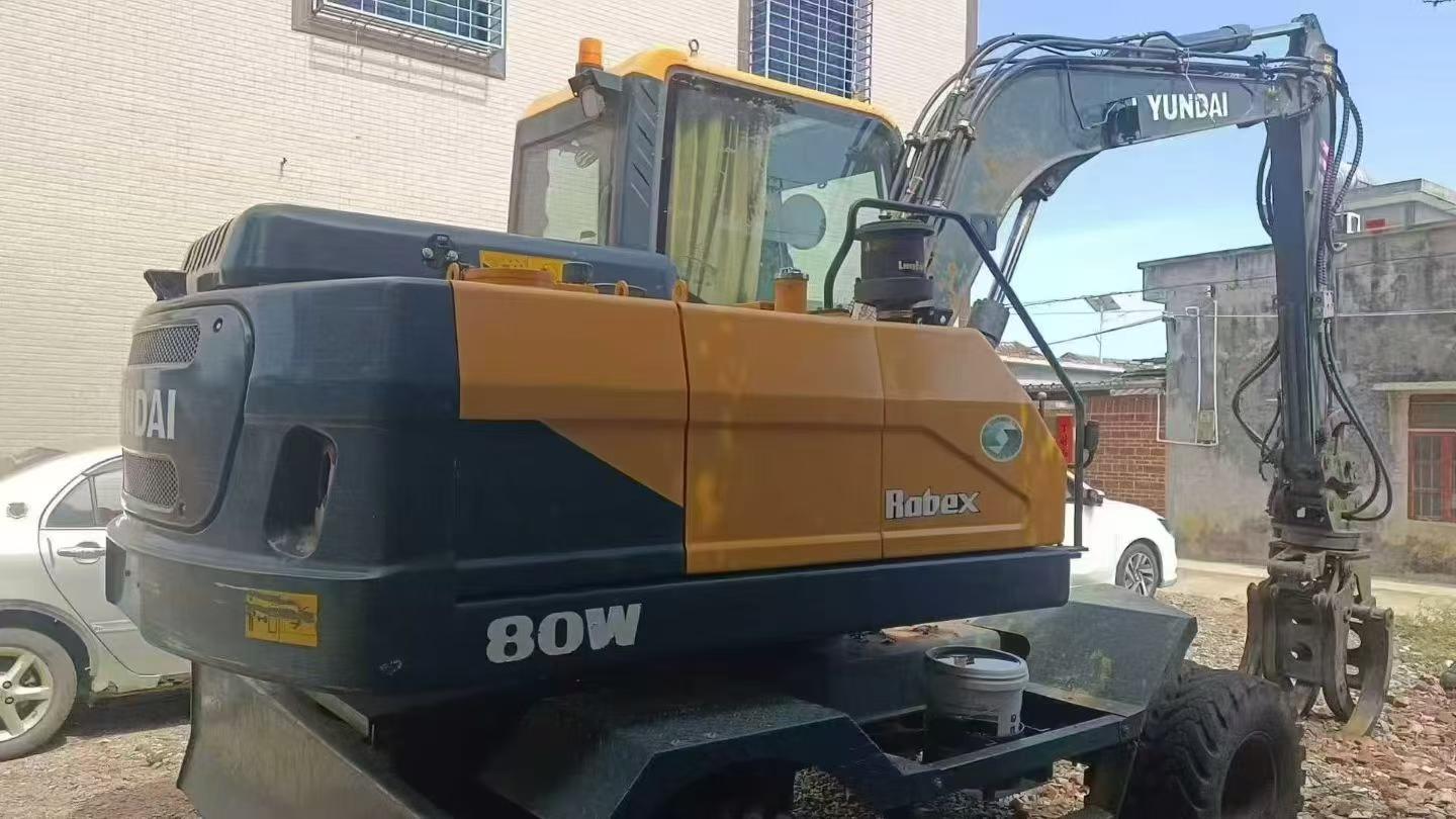 Compre Escavadeira Hyundai R80WM/WH Usada / 6