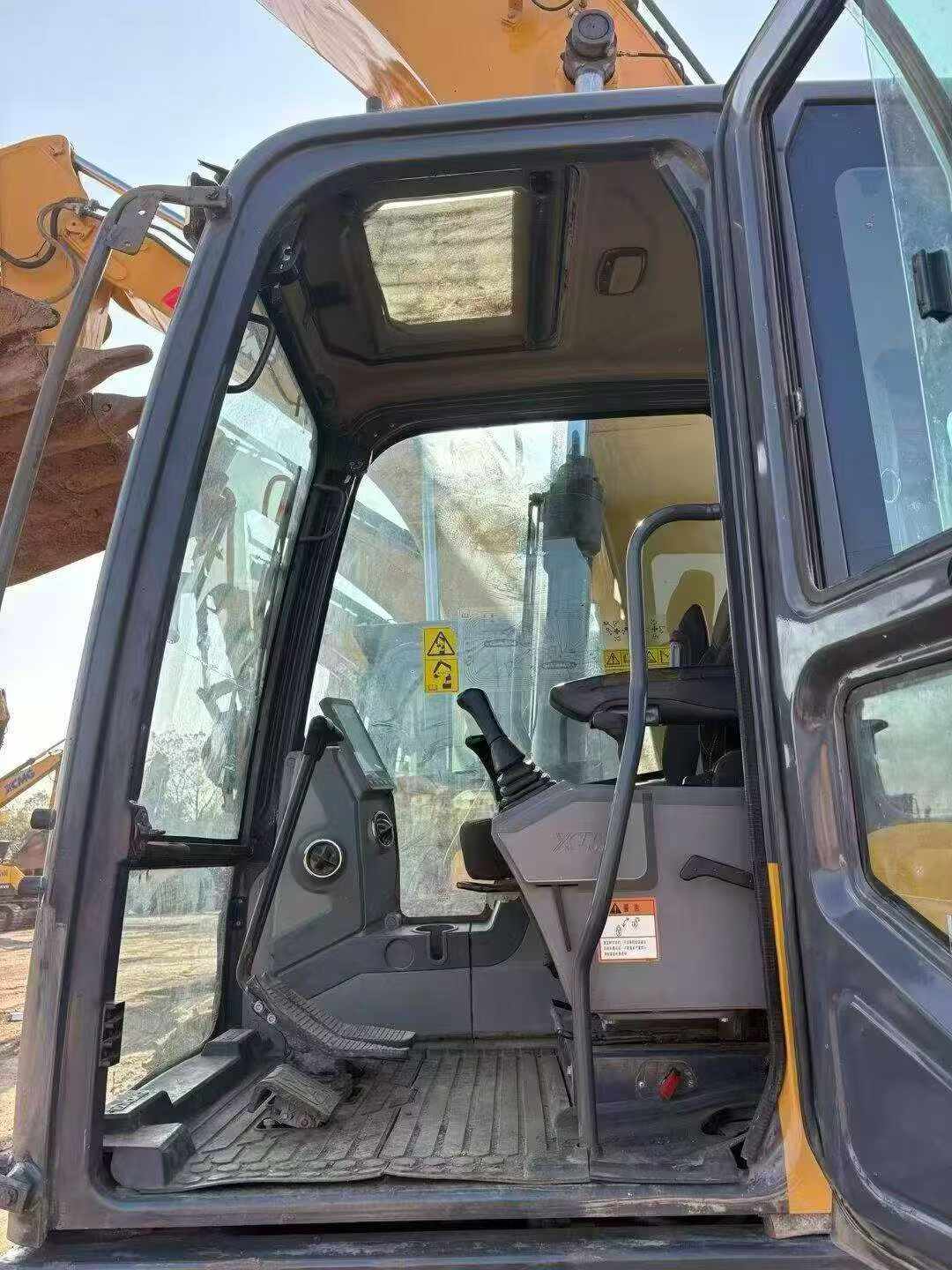 Used XCMG XE215 Excavator 2022 Model / 4