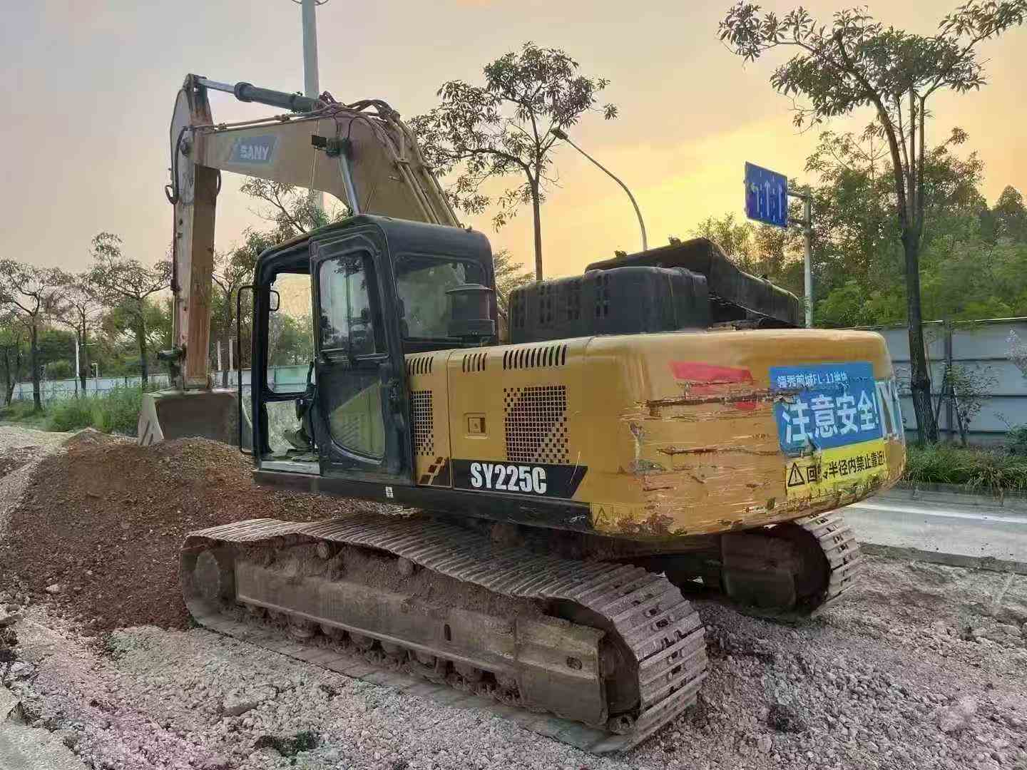 Used Sany SY225C Excavator 2016 Model / 8