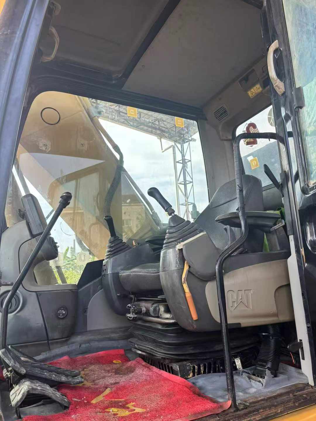 Used Caterpillar 320D Excavator 2016 Model / 6