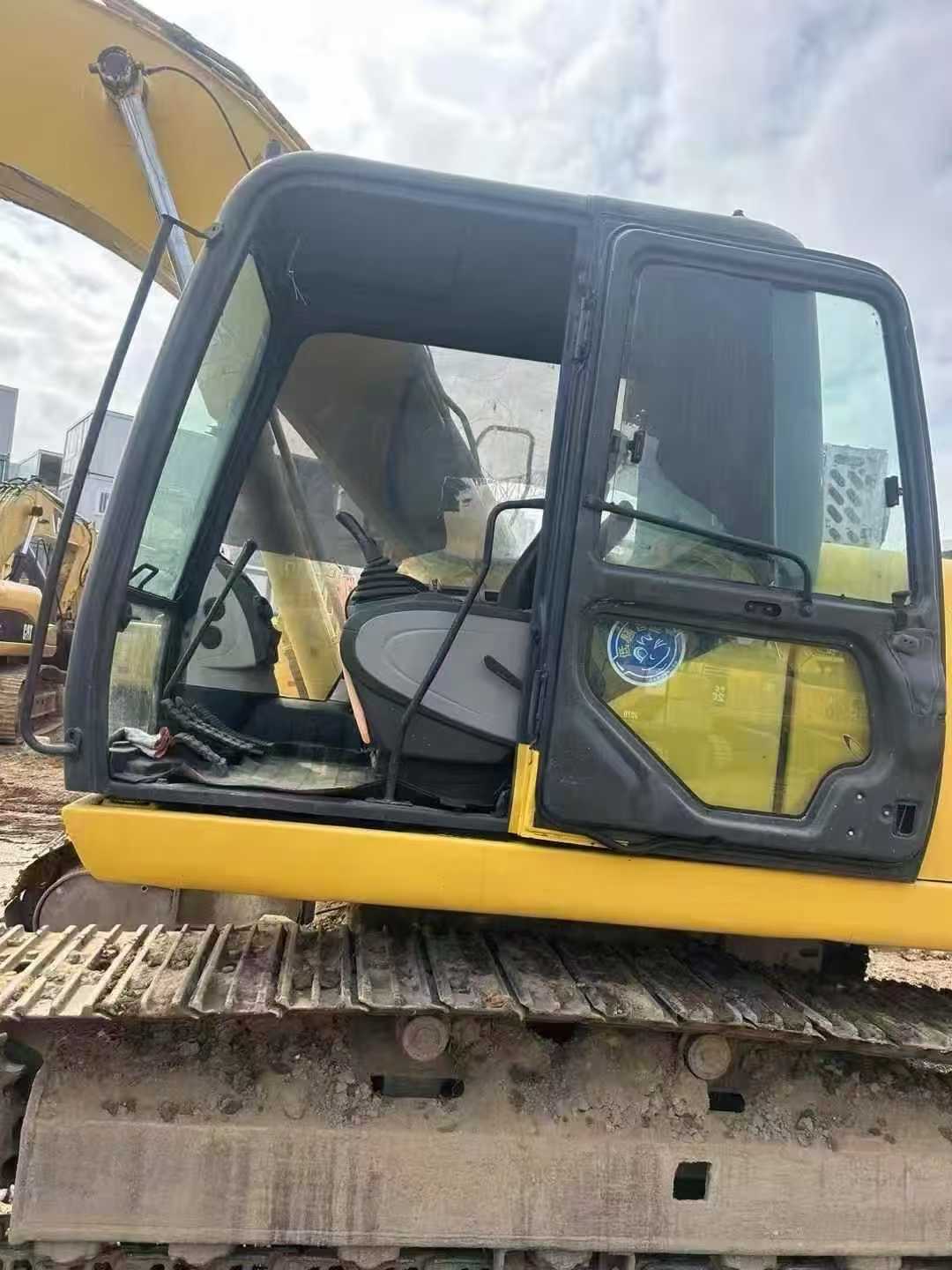 Used Sumitomo SH200-5 Excavator 2016 Model / 3